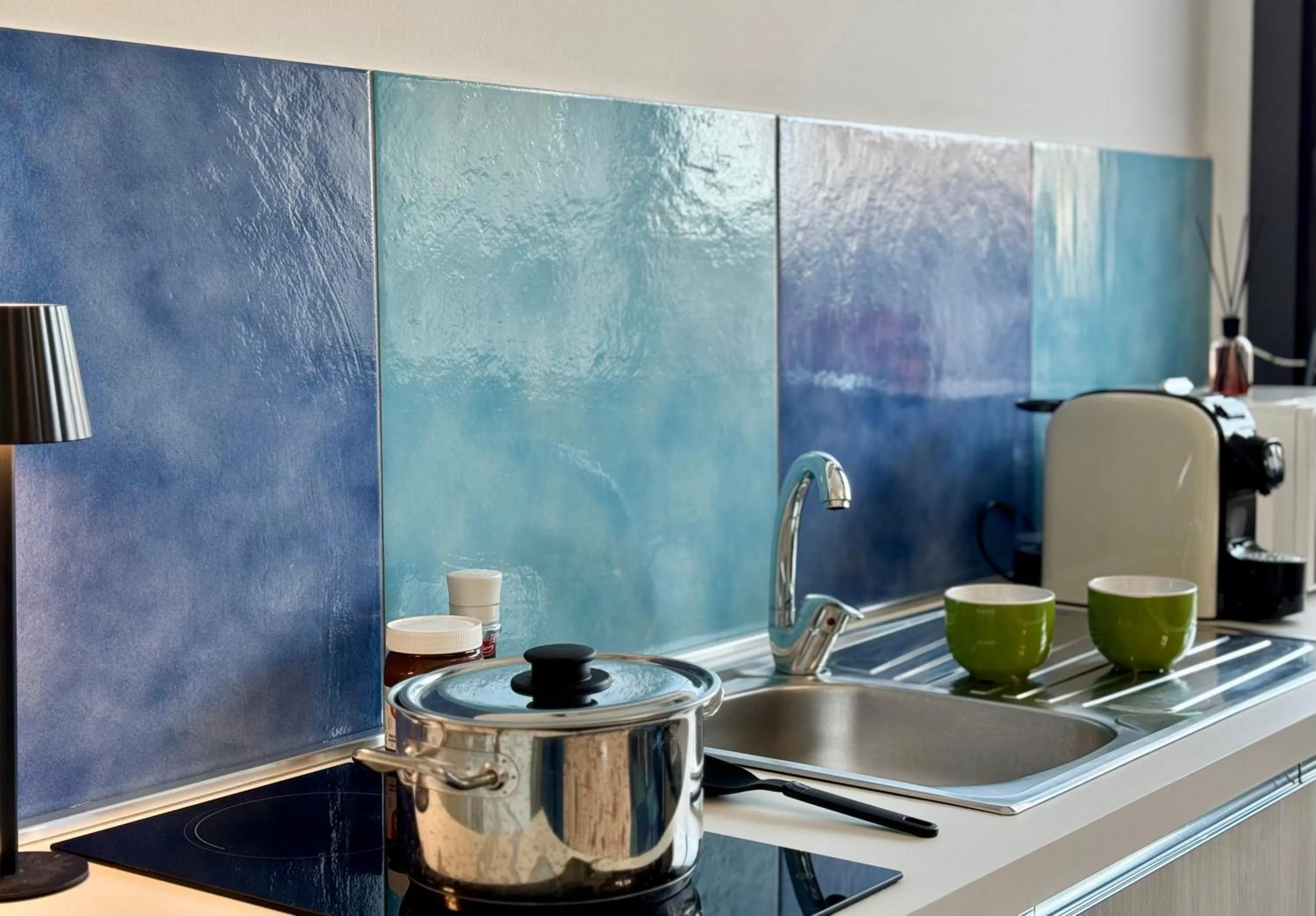 kitchen in Aurora View Resort