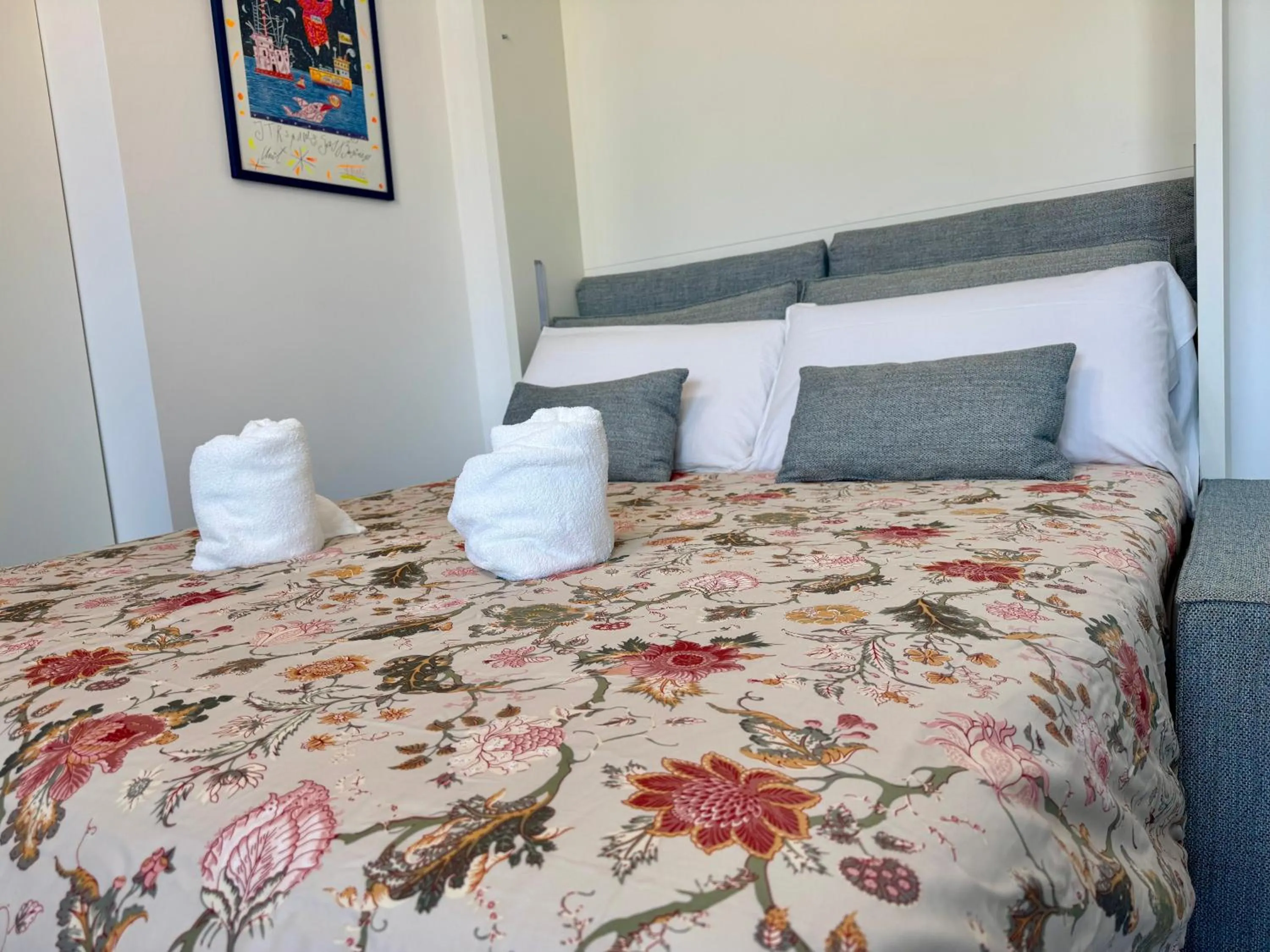 Bed in Aurora View Resort