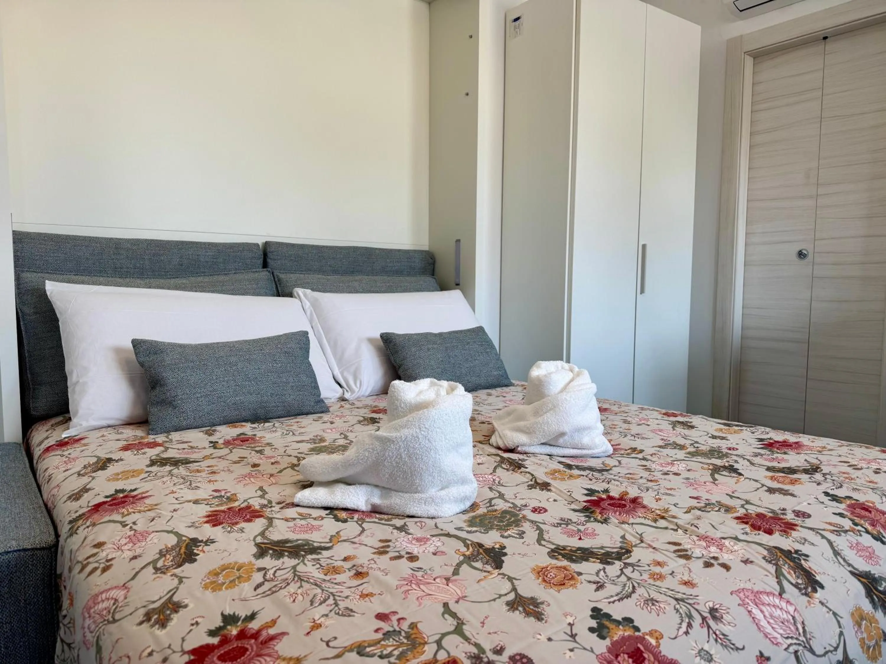 Bed in Aurora View Resort