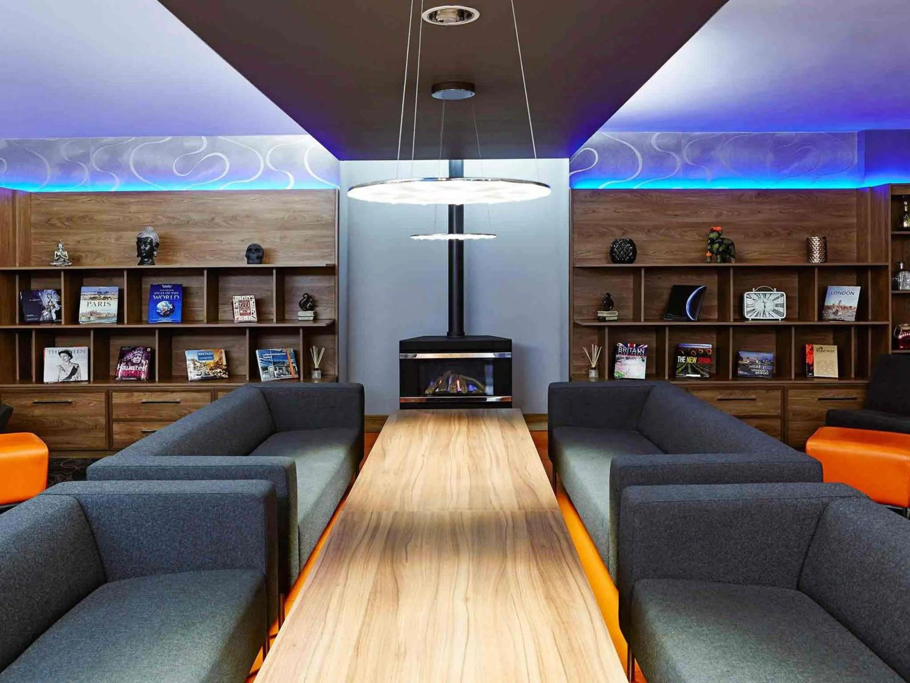 Lounge or bar in Novotel London Waterloo