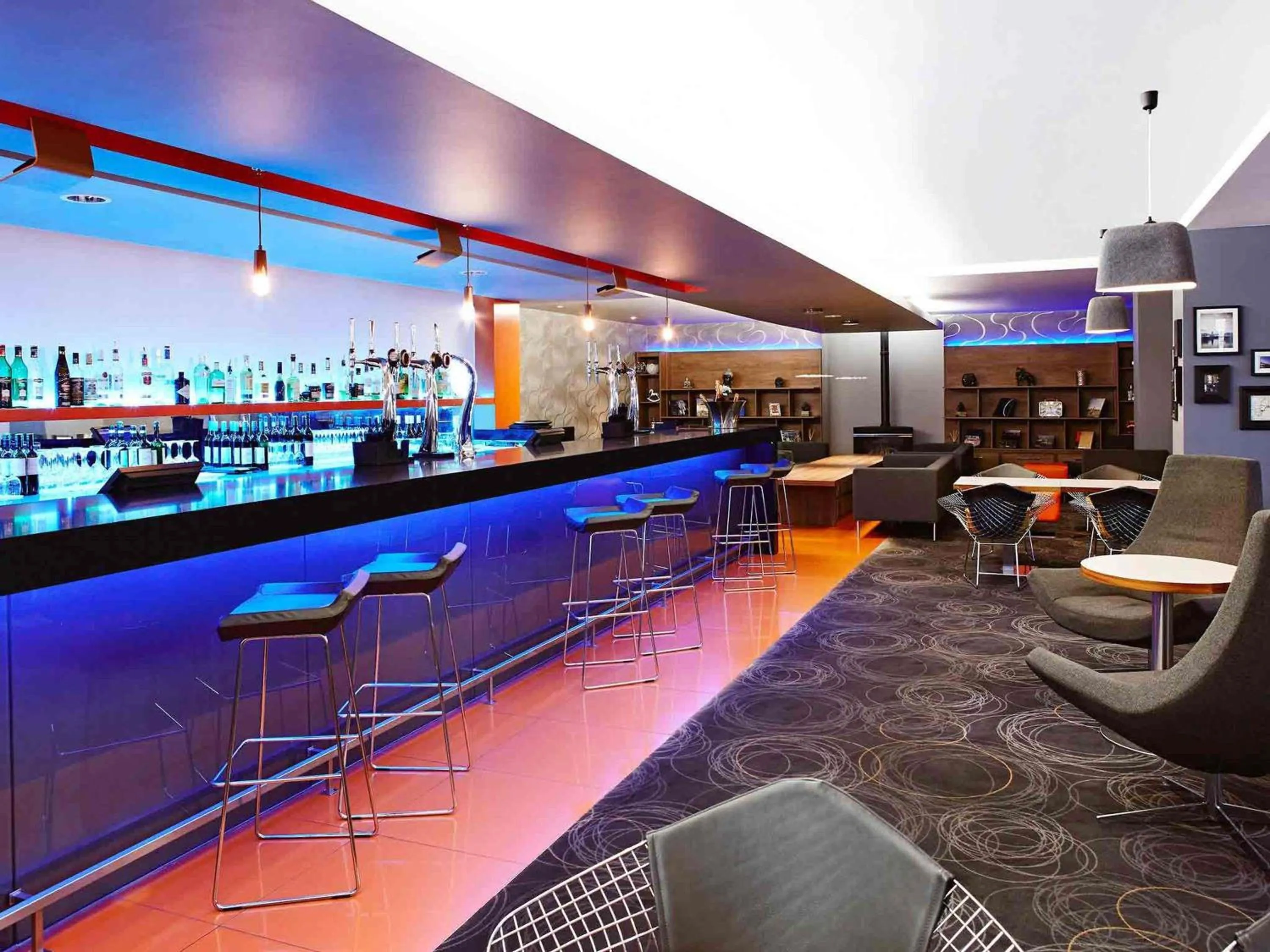 Lounge or bar in Novotel London Waterloo