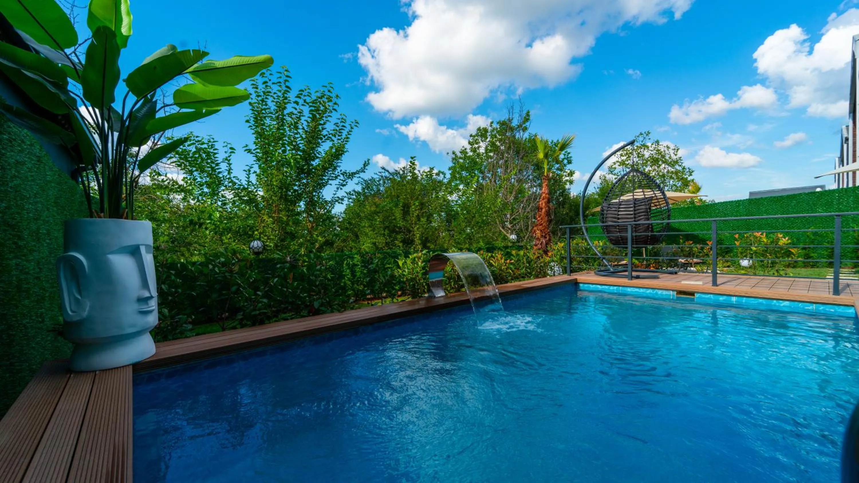 Garden view in Trio Palazio Sapanca