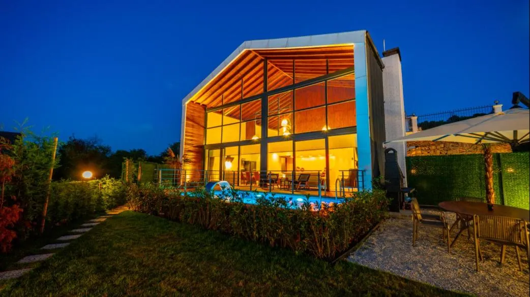 Night in Trio Palazio Sapanca