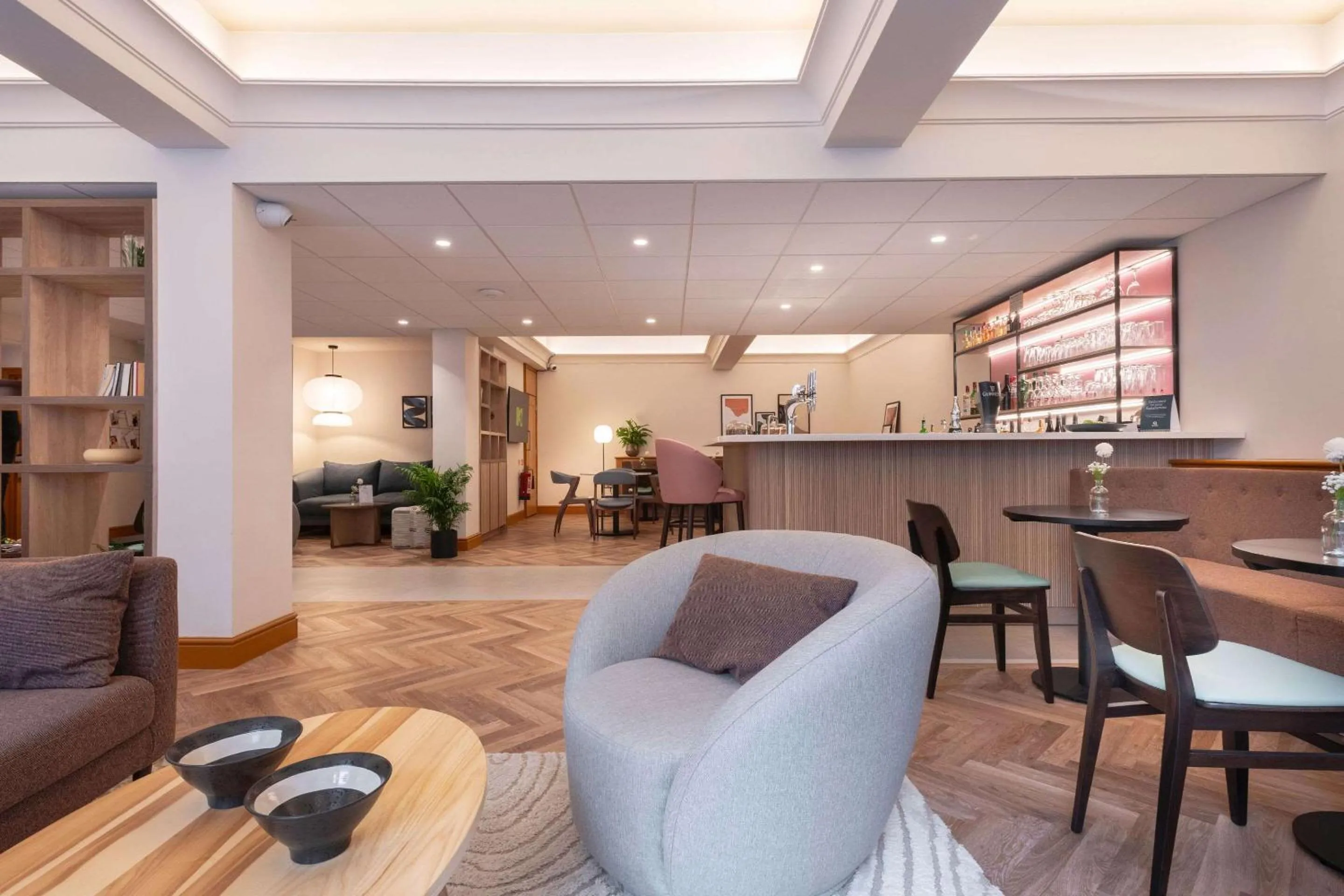 Lounge or bar in Quality Hotel Hampstead
