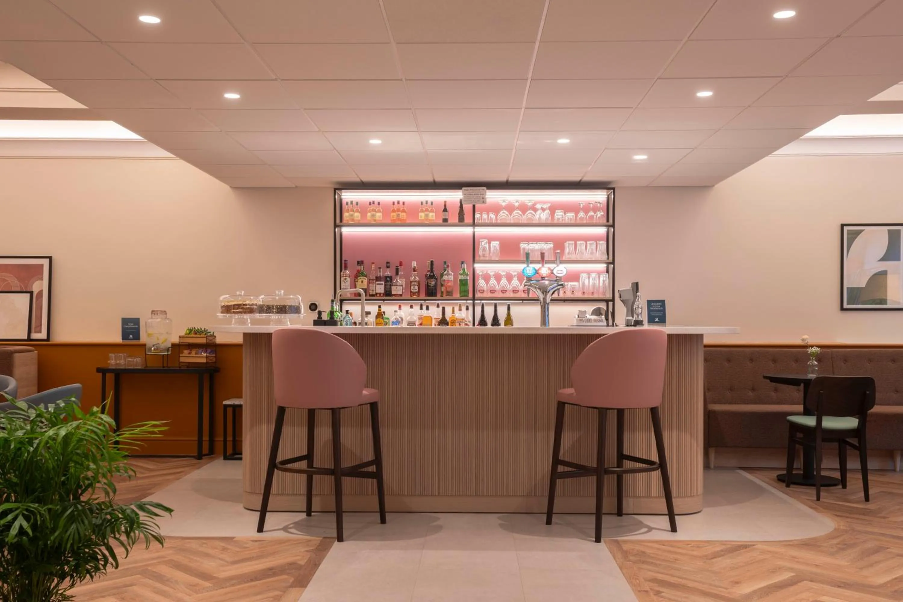 Lounge or bar in Quality Hotel Hampstead