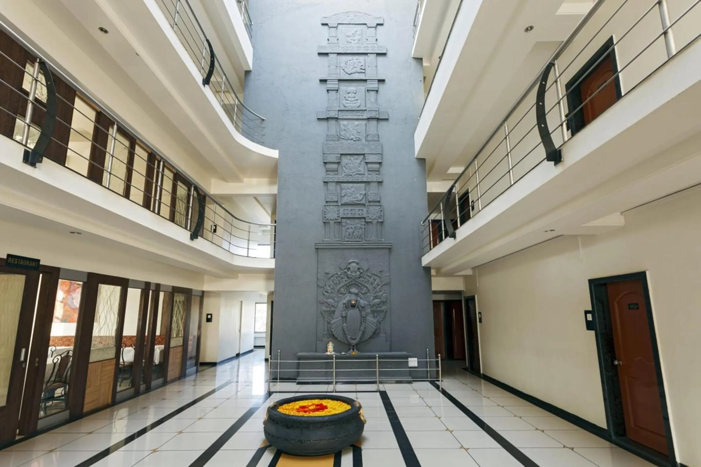 Property building in Hotel Vrindavan Deluxe Kolhapur NEAR CENTRAL BUS STAND