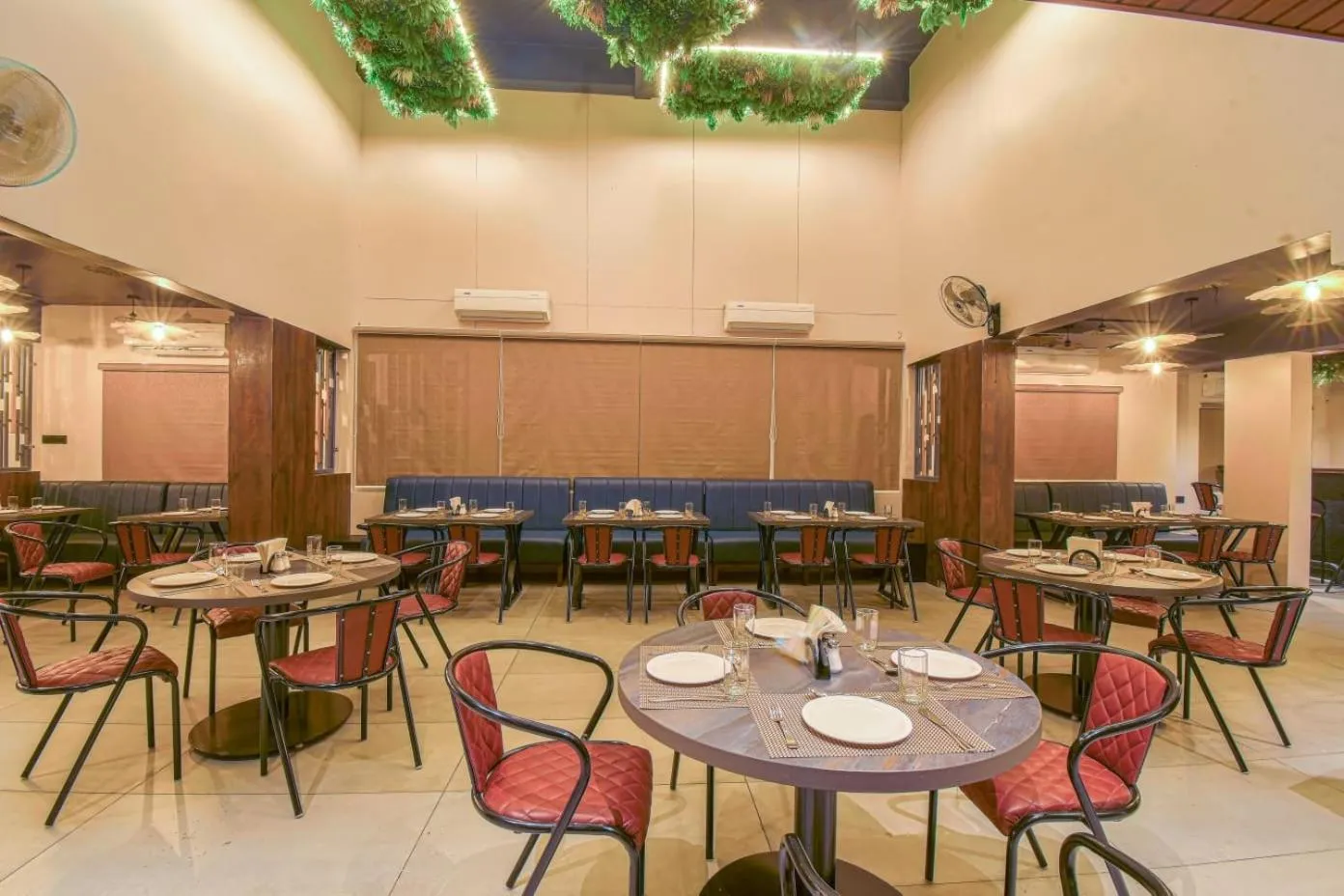 Dining area in Hotel Vrindavan Deluxe Kolhapur NEAR CENTRAL BUS STAND