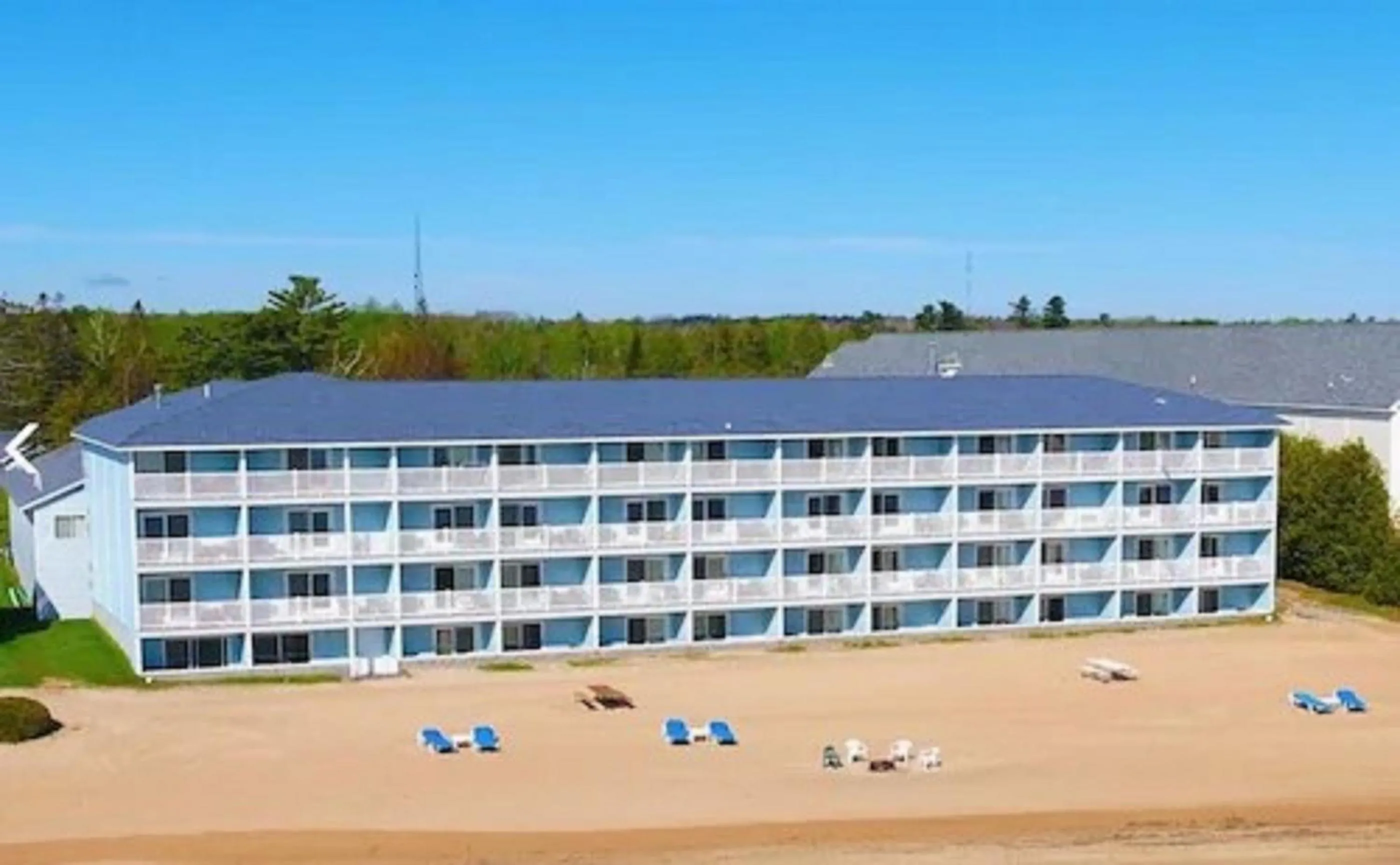 Blue Water Beachfront Hotel & Waterpark
