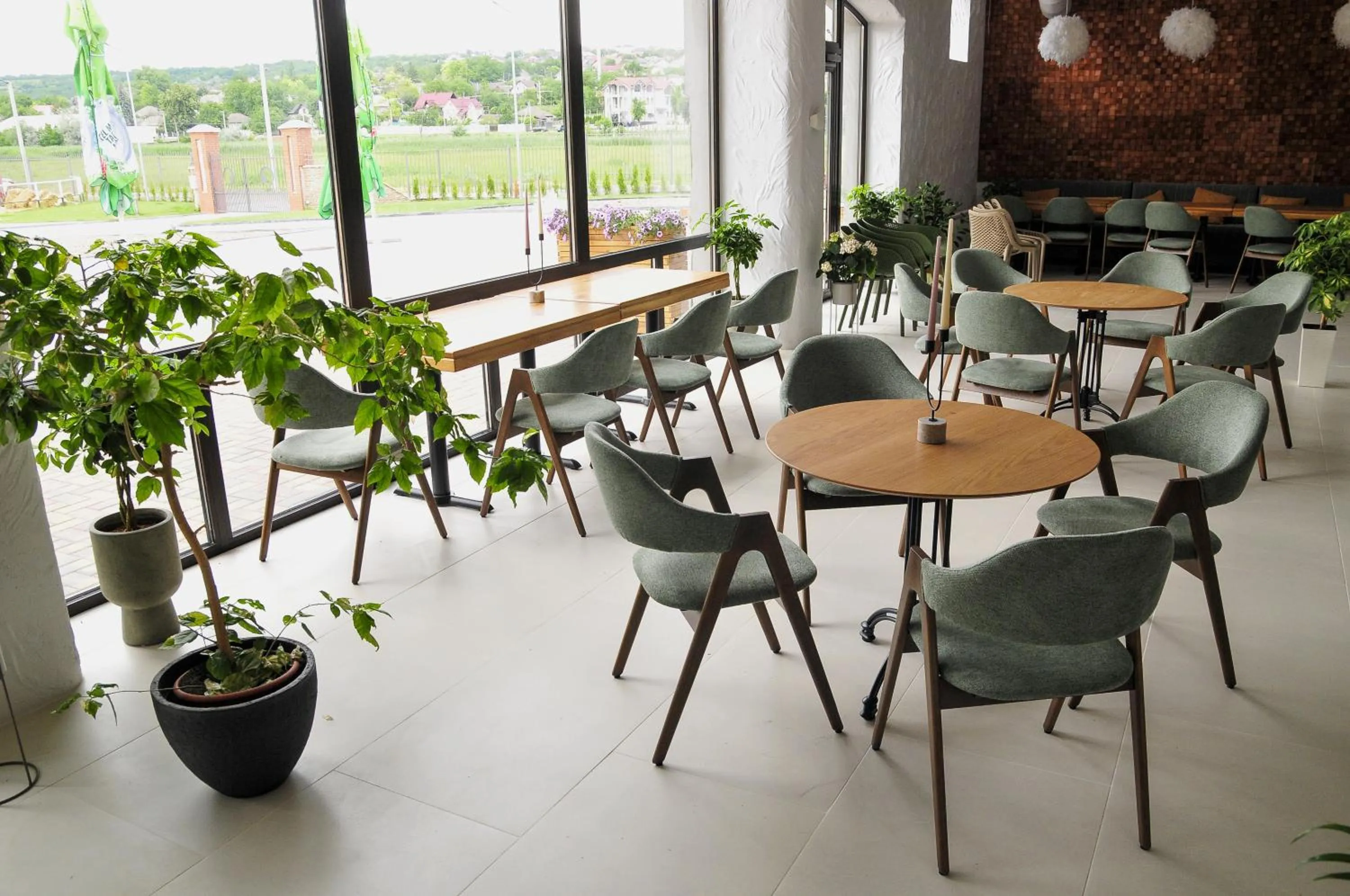 Restaurant/places to eat in Hotel Kazak Club