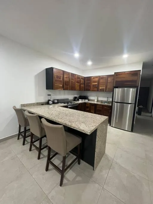 Oceanview Condo / Rooftop pool