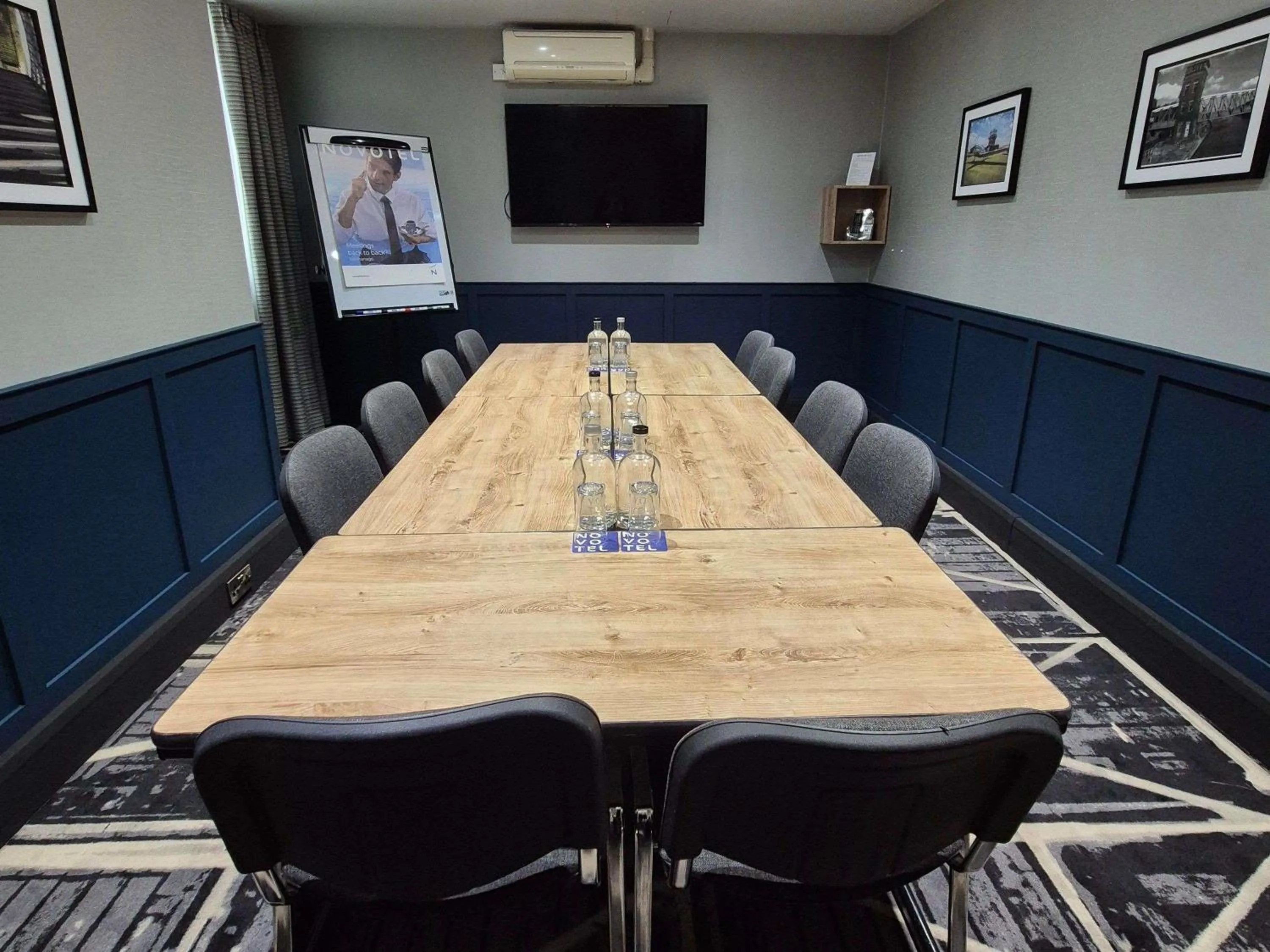 Meeting/conference room in Novotel Manchester West