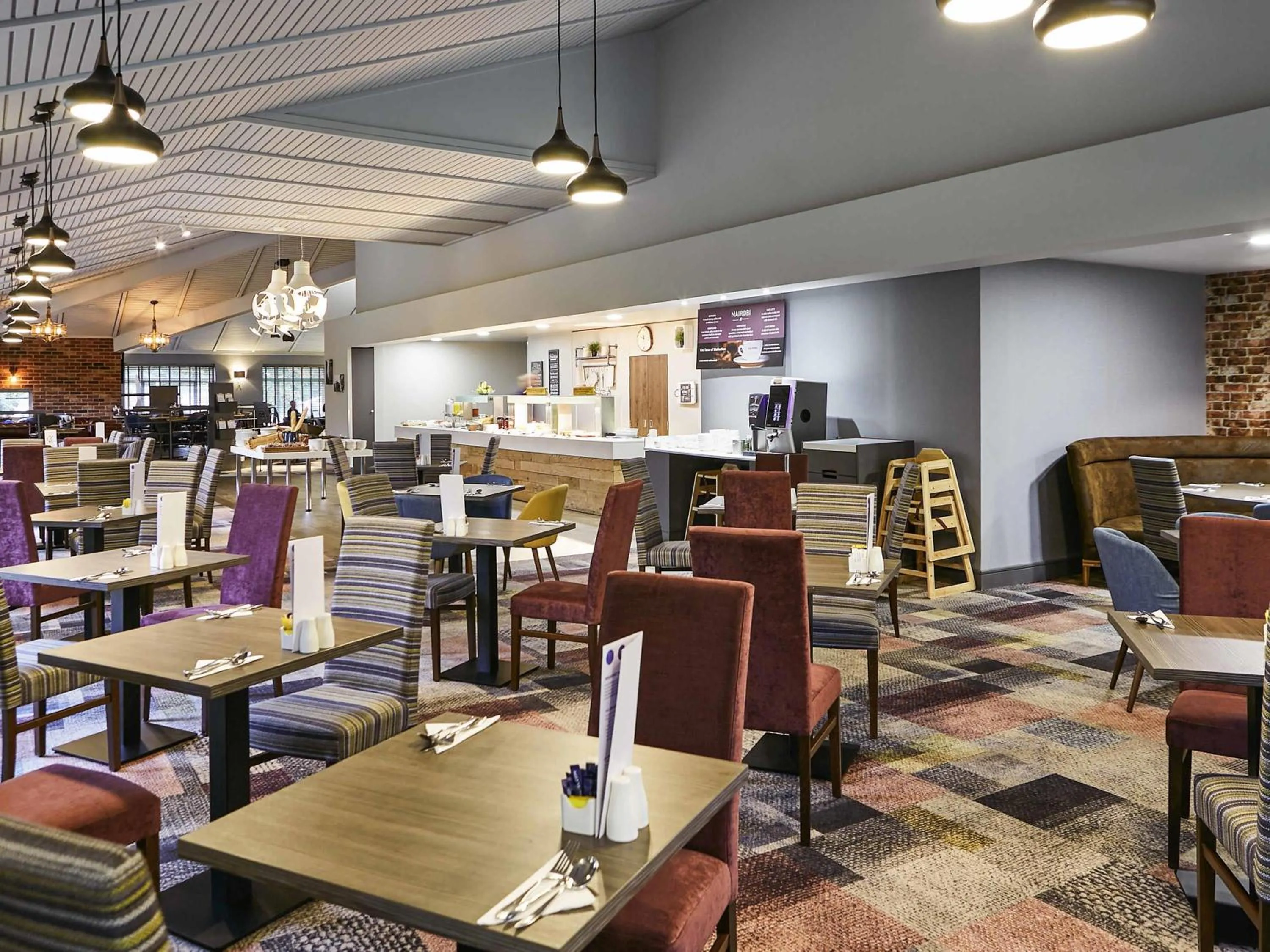 Restaurant/places to eat in Novotel Manchester West