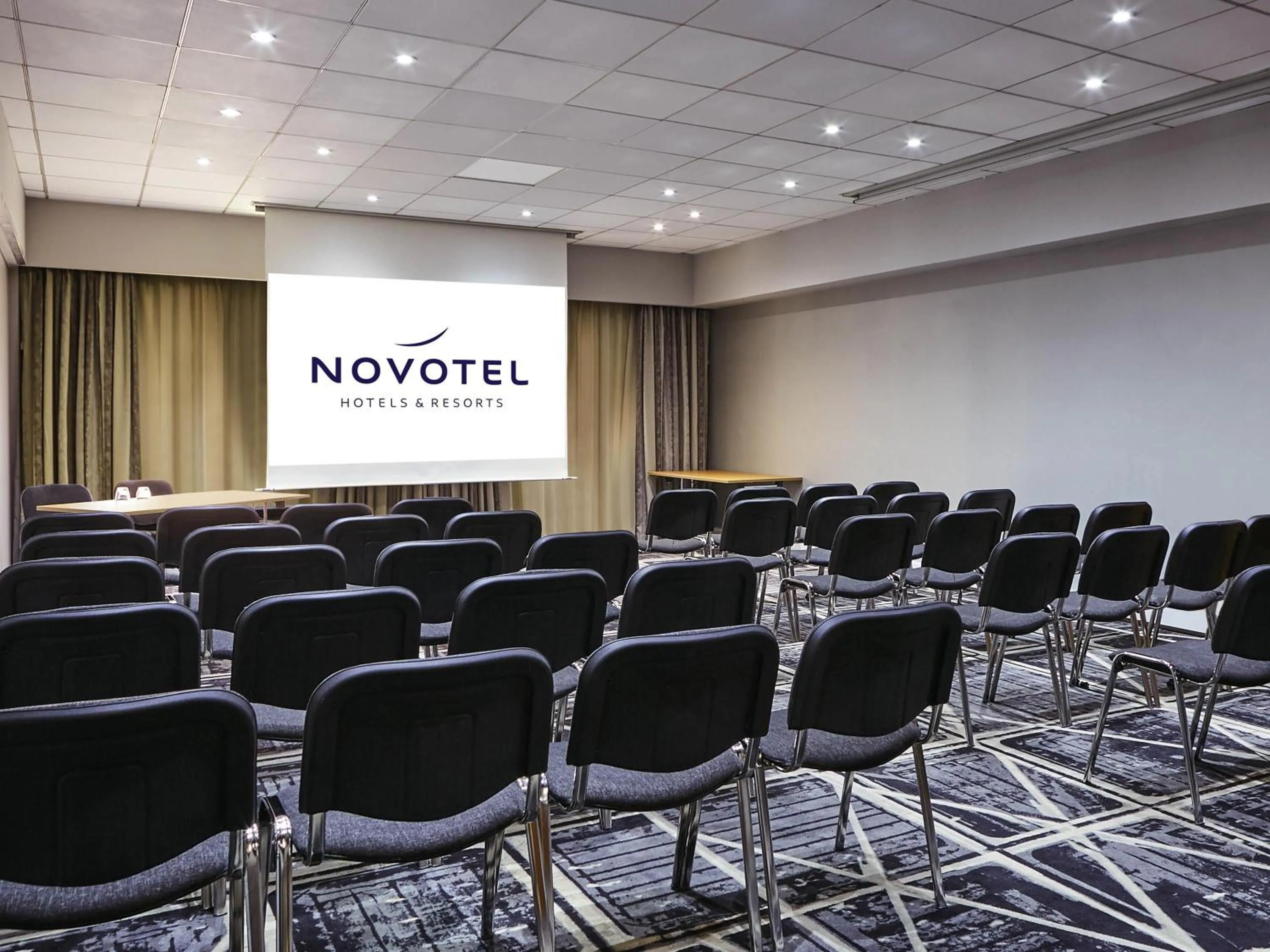 Meeting/conference room in Novotel Manchester West