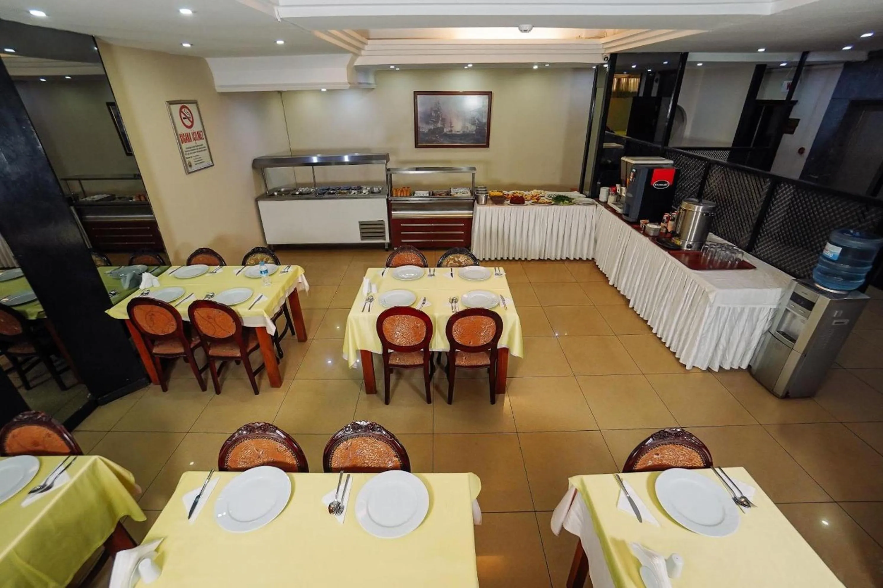 Restaurant/places to eat in Topkapi Golden Time Hotel