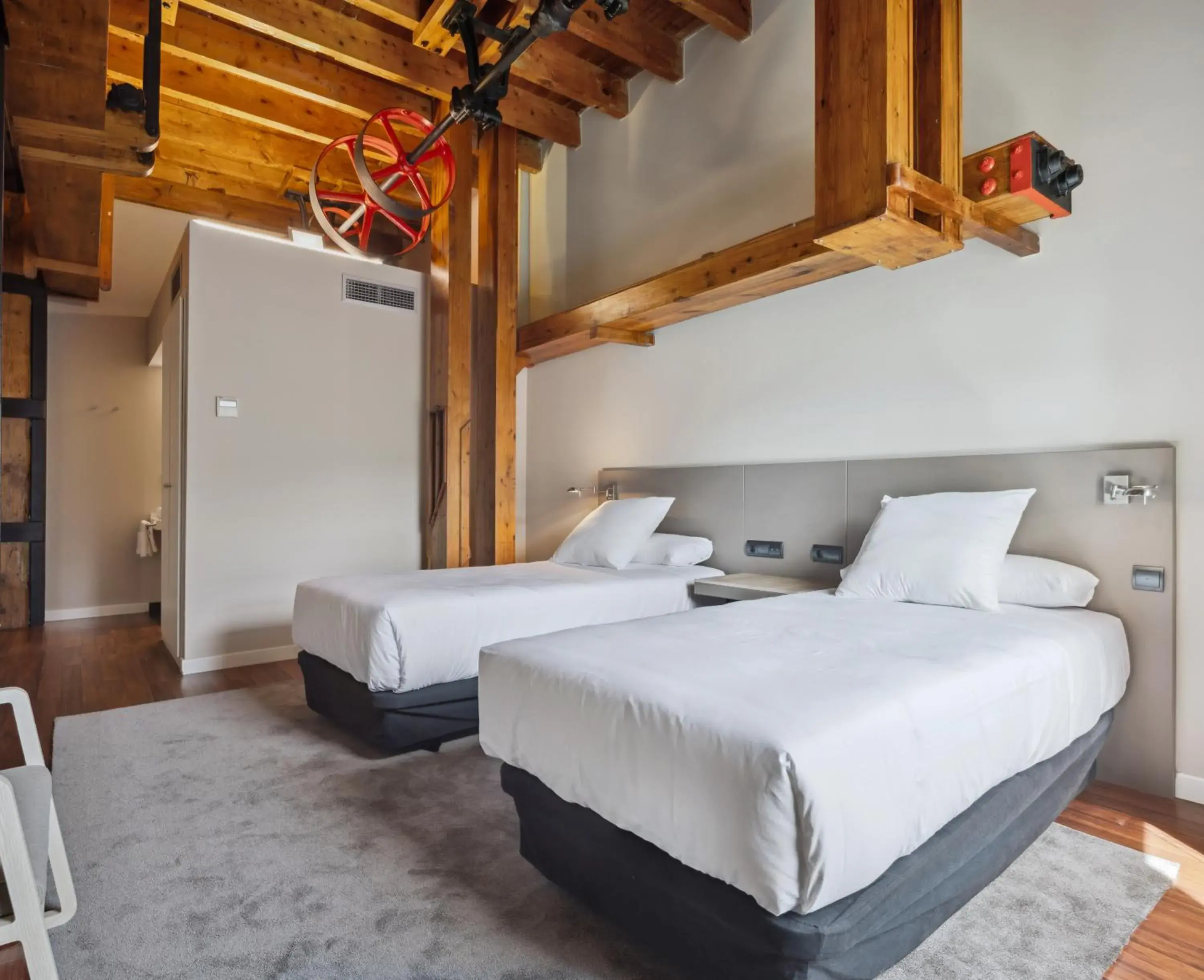 Twin Room with River View in Hotel Ureder Twin Room with River View in Hotel Ureder