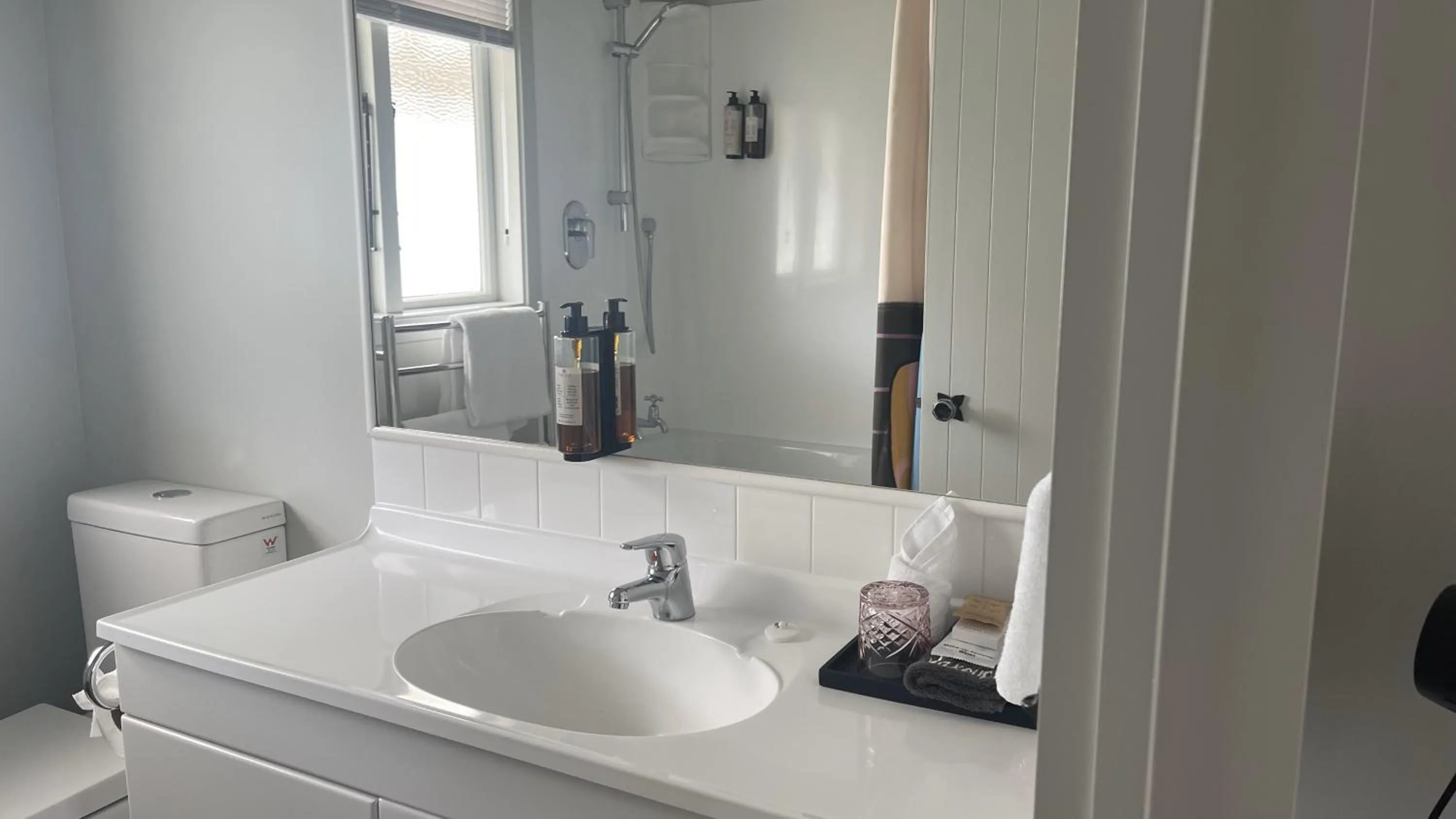 Bathroom in The Elmwood Motel