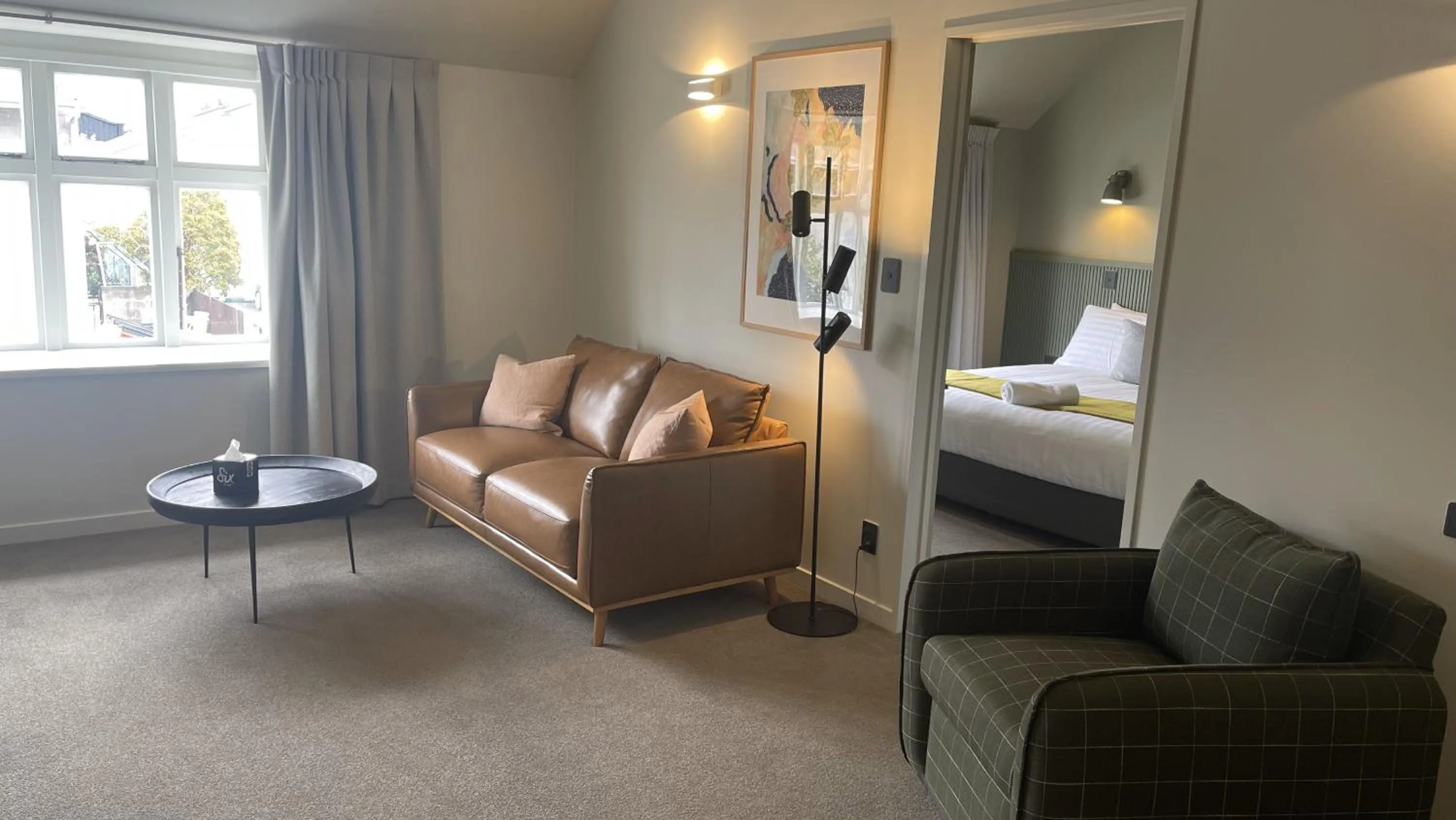 Living room, Bed in The Elmwood Motel