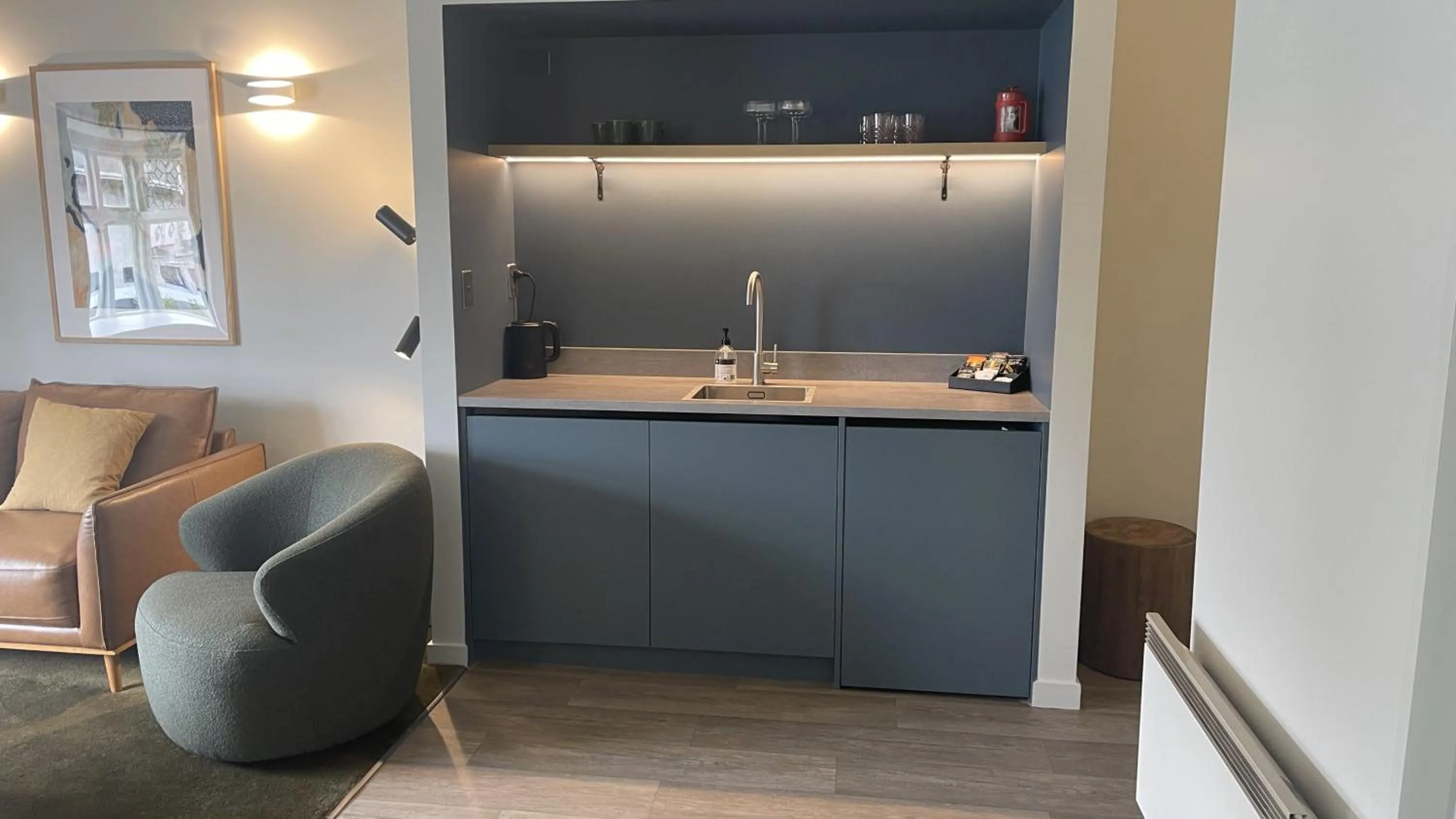 Kitchen or kitchenette in The Elmwood Motel