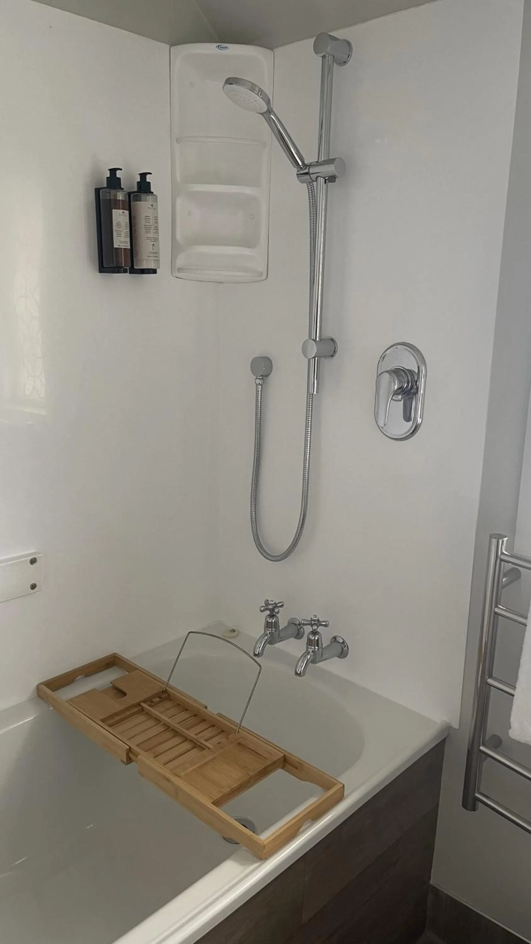 Shower in The Elmwood Motel