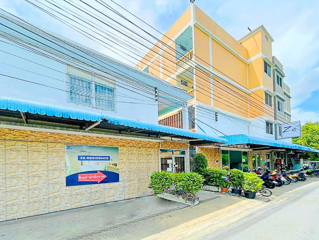 Property building in Ze Residence Ramintra