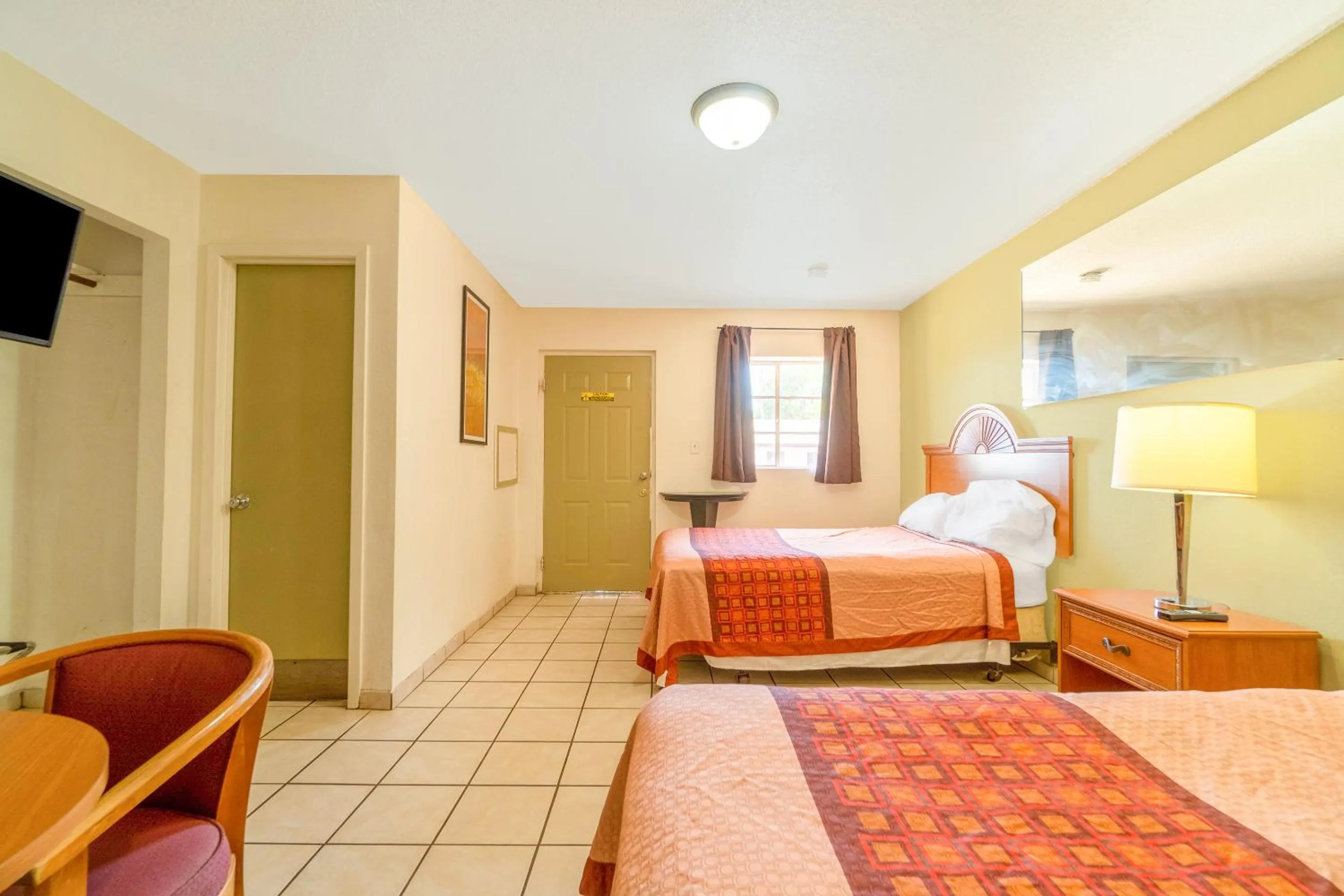 Bedroom in The Inn By OYO El Dorado Lake