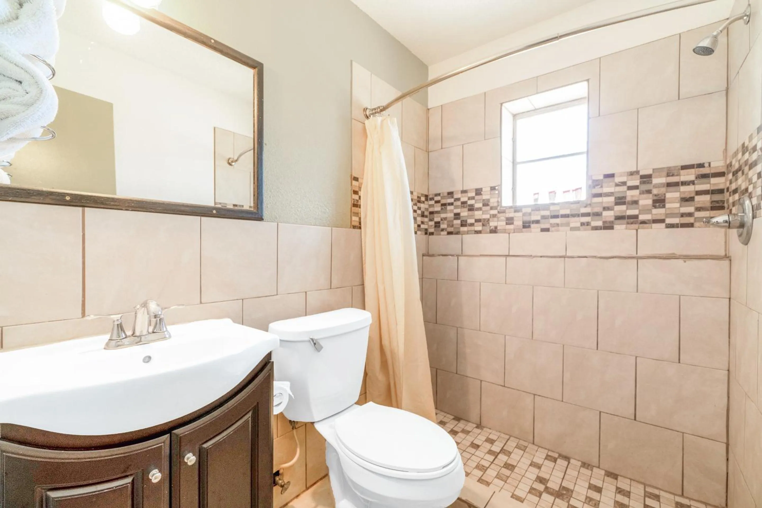 Bathroom in The Inn By OYO El Dorado Lake