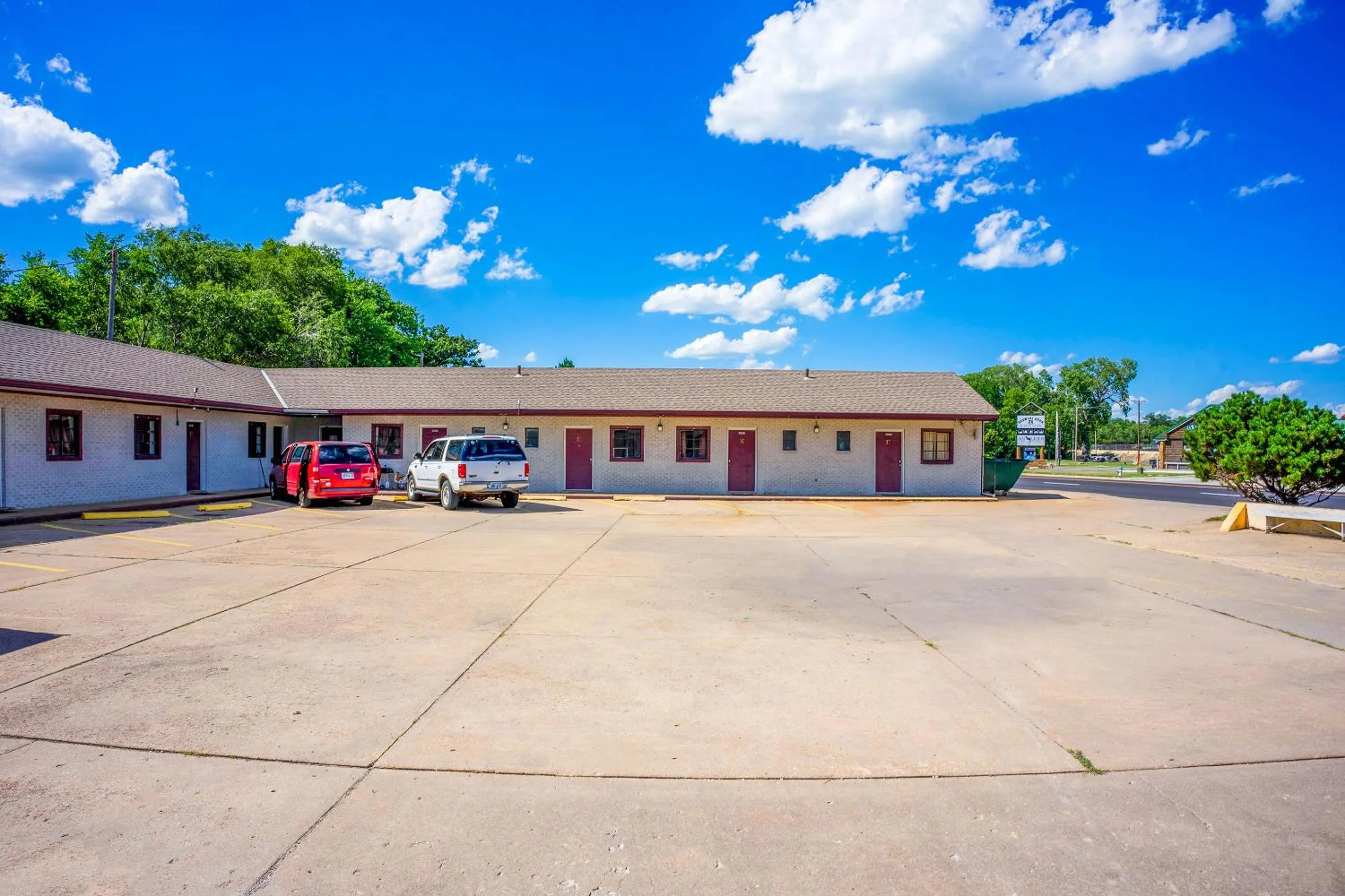 Parking in The Inn By OYO El Dorado Lake