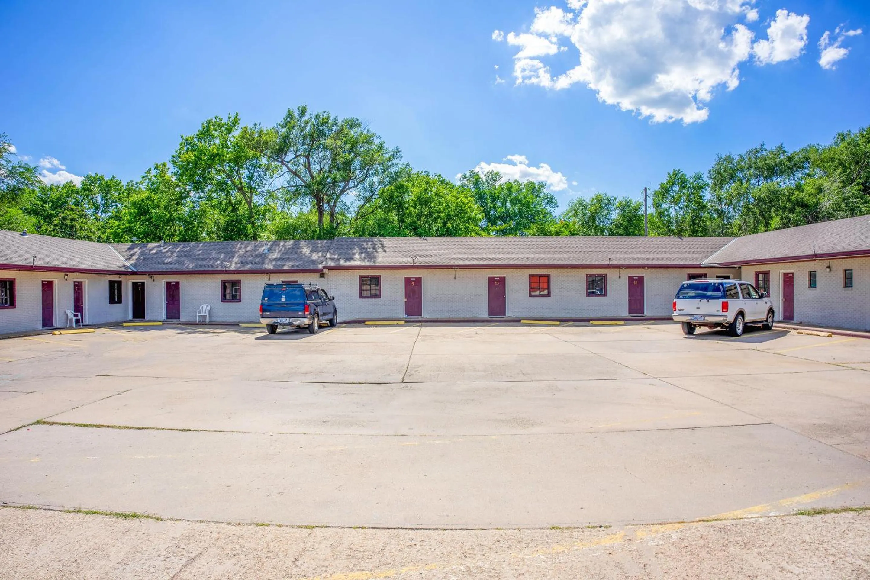 Property building in The Inn By OYO El Dorado Lake