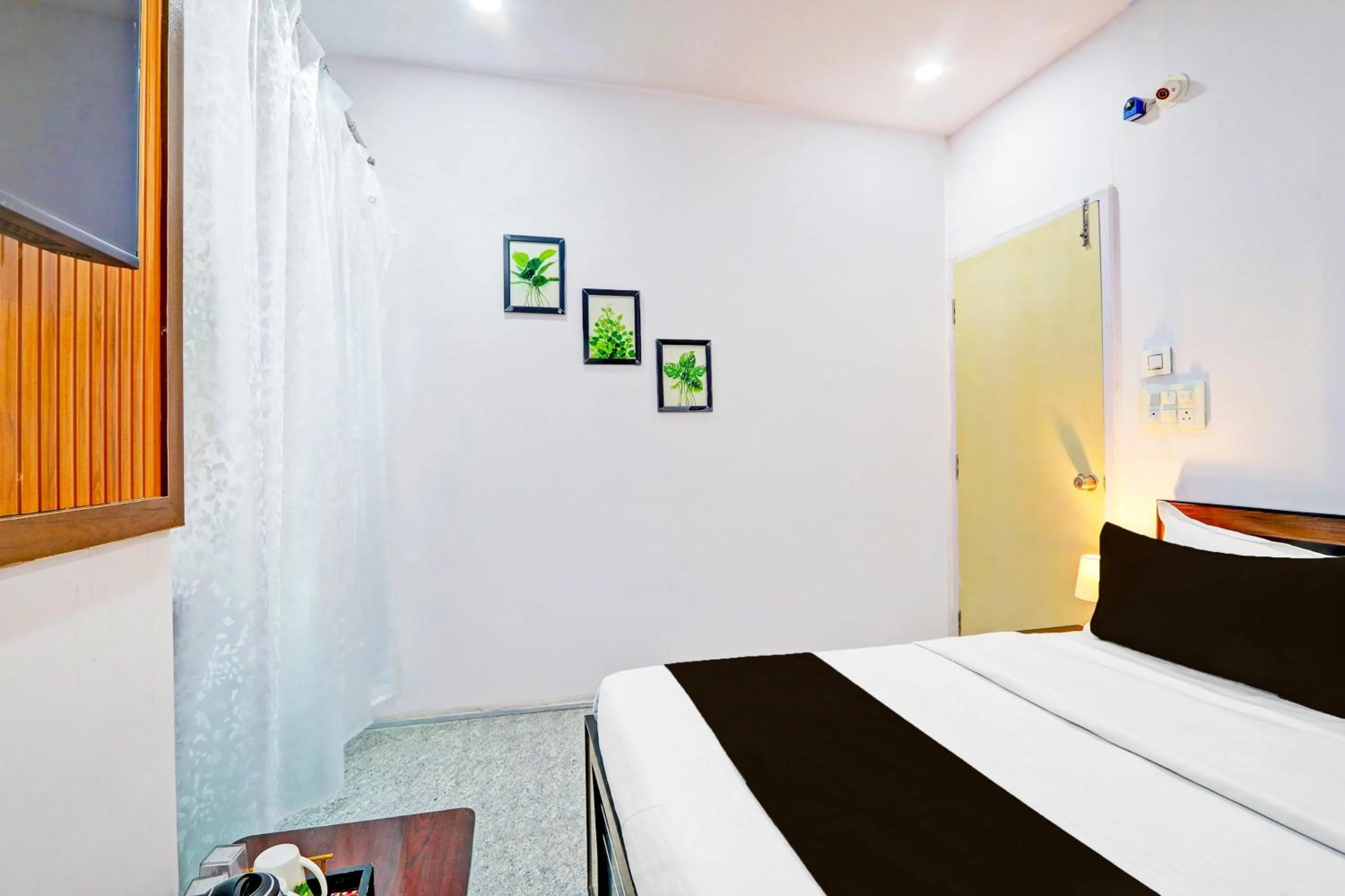 Bedroom, Bed in Super Hotel O Karmanghat Near TKR khaman