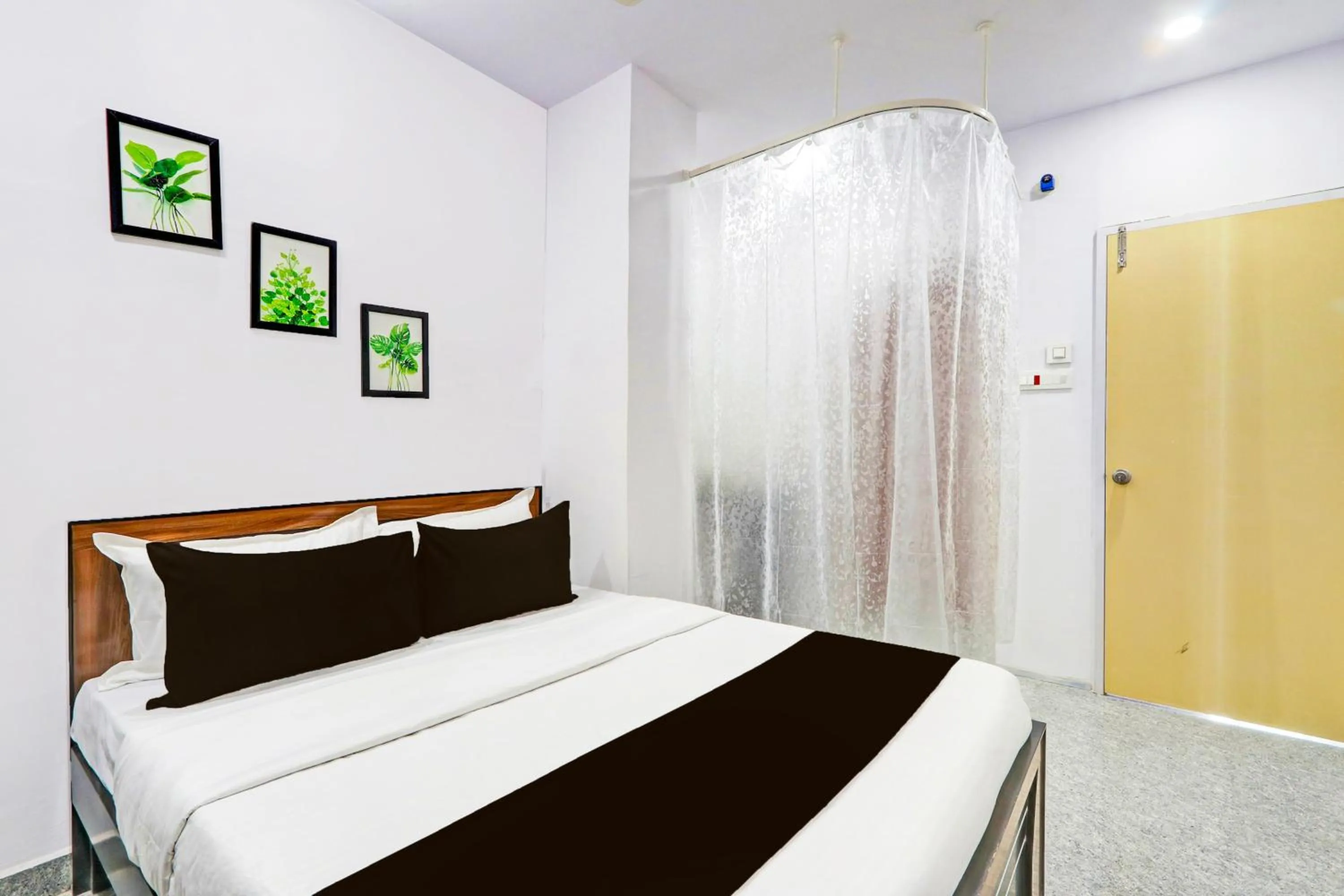 Bedroom, Bed in Super Hotel O Karmanghat Near TKR khaman