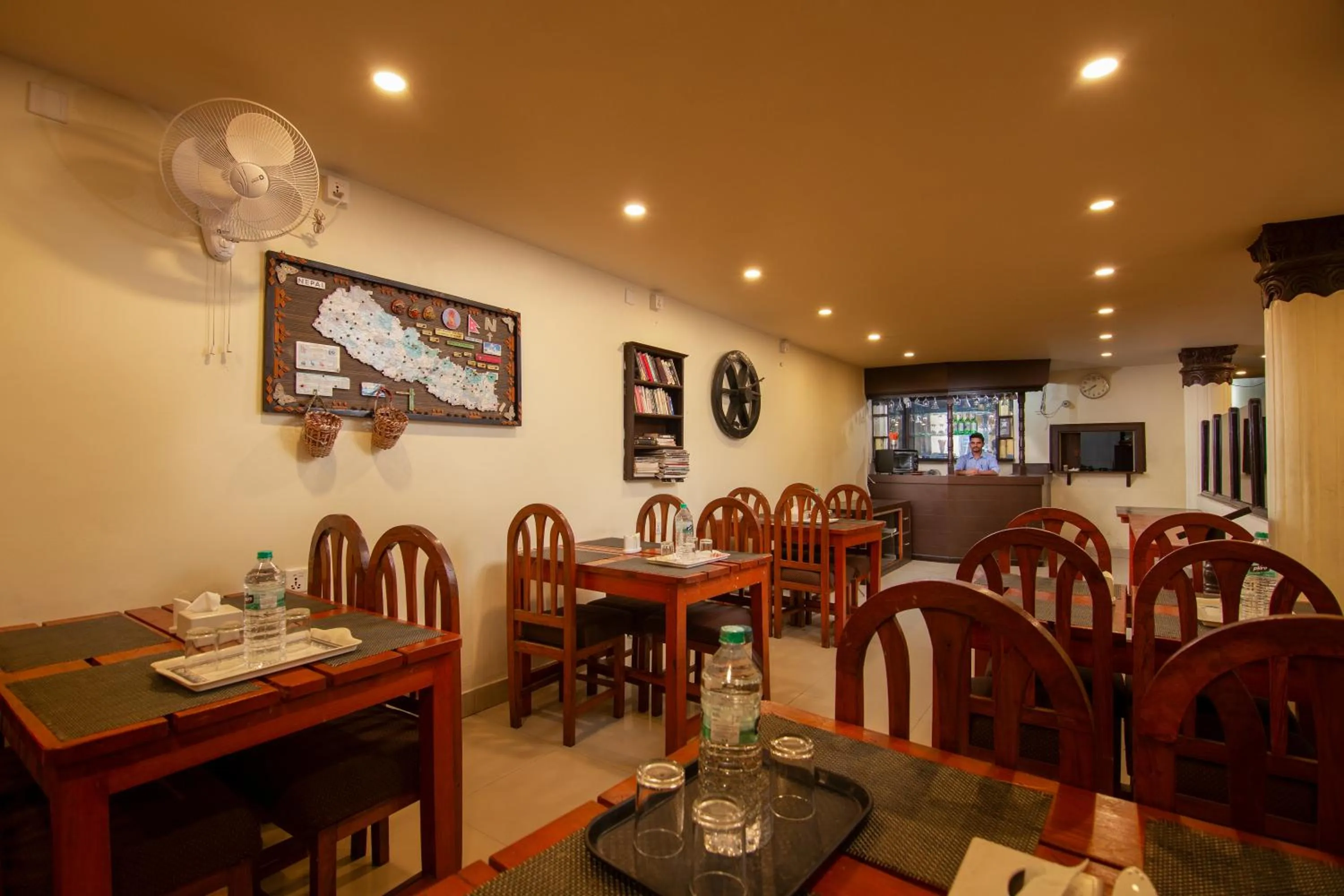 Restaurant/places to eat in Hotel Nomad Inn