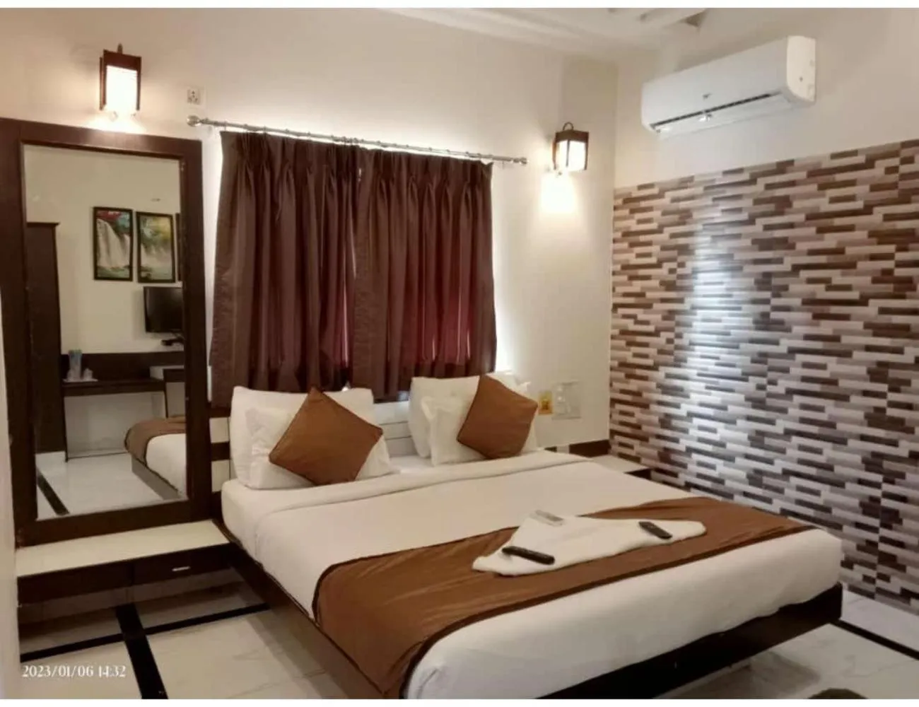 Bed in Hotel Saikripa Imperial, Daman and Diu
