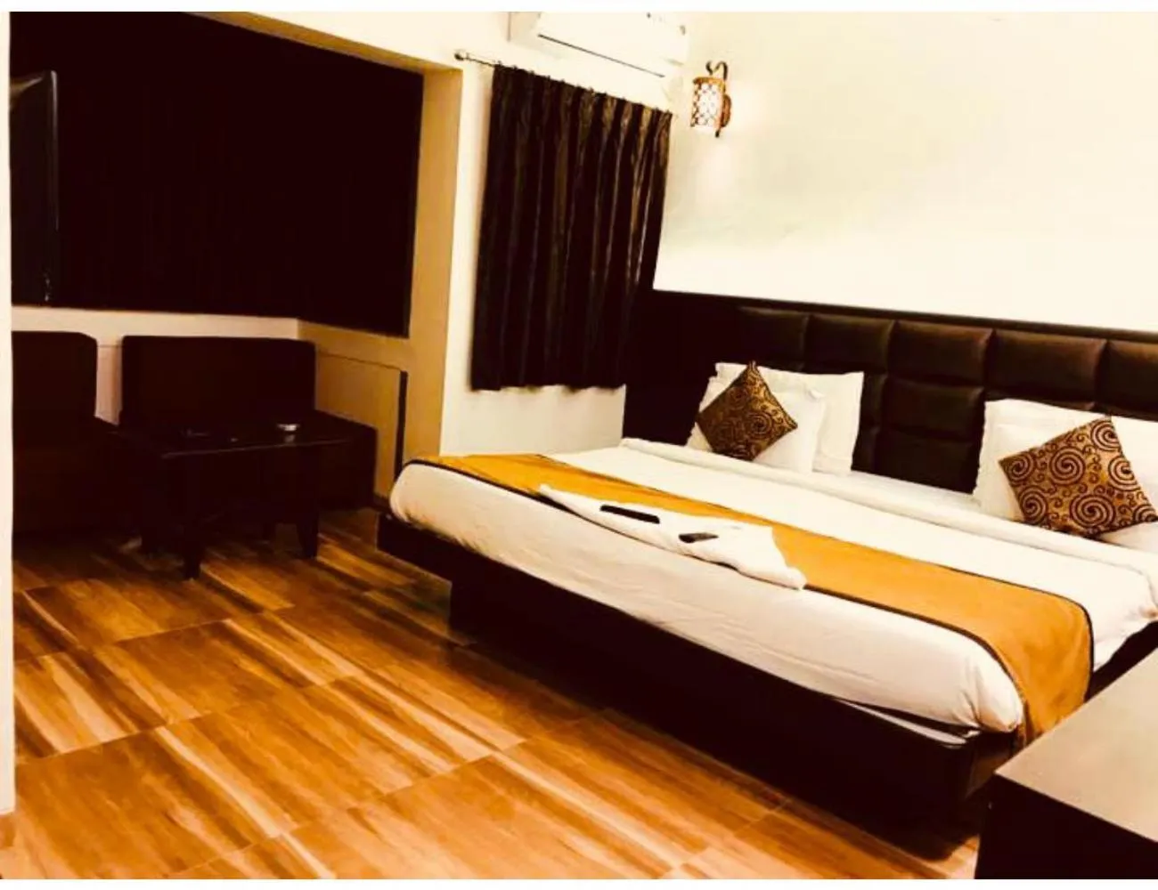 Bed in Hotel Saikripa Imperial, Daman and Diu