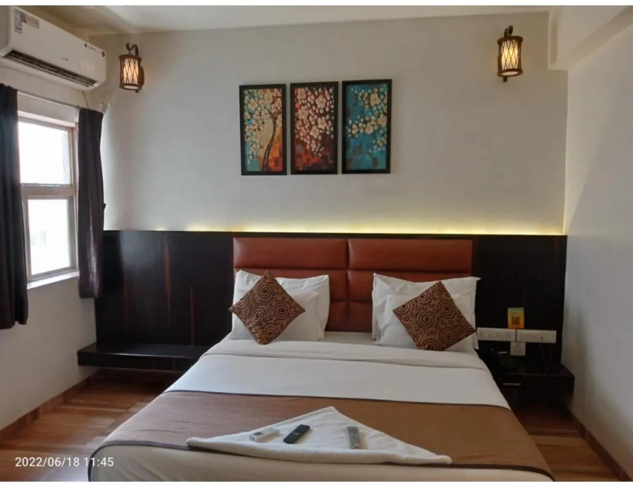 Bed in Hotel Saikripa Imperial, Daman and Diu