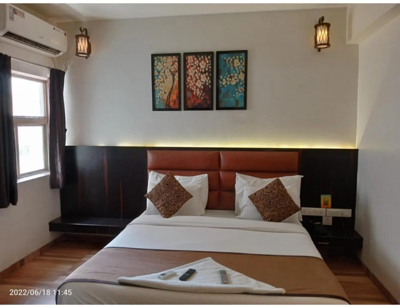 Bed in Hotel Saikripa Imperial, Daman and Diu