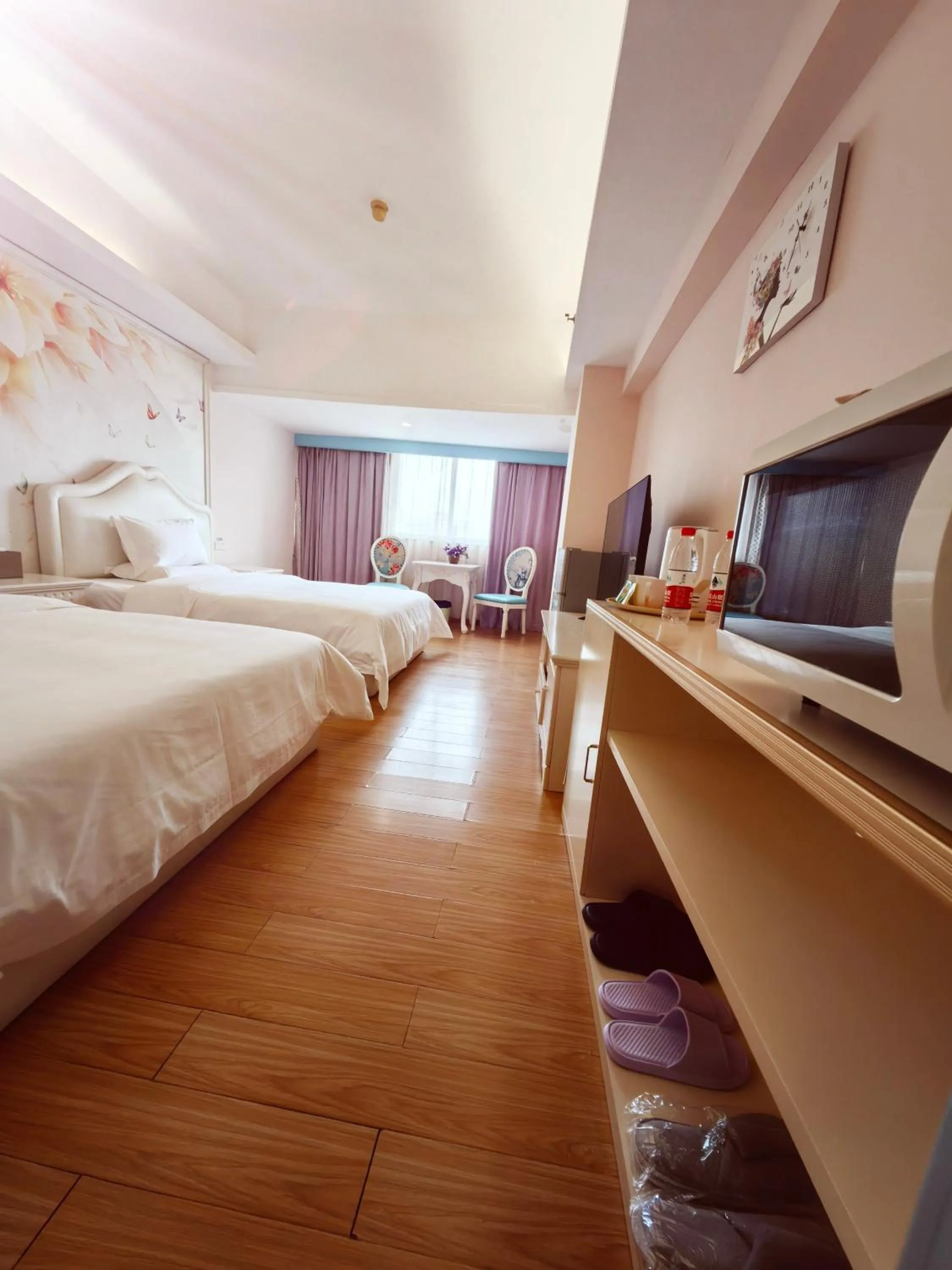 Bedroom, Bed in Mihua International Apartment