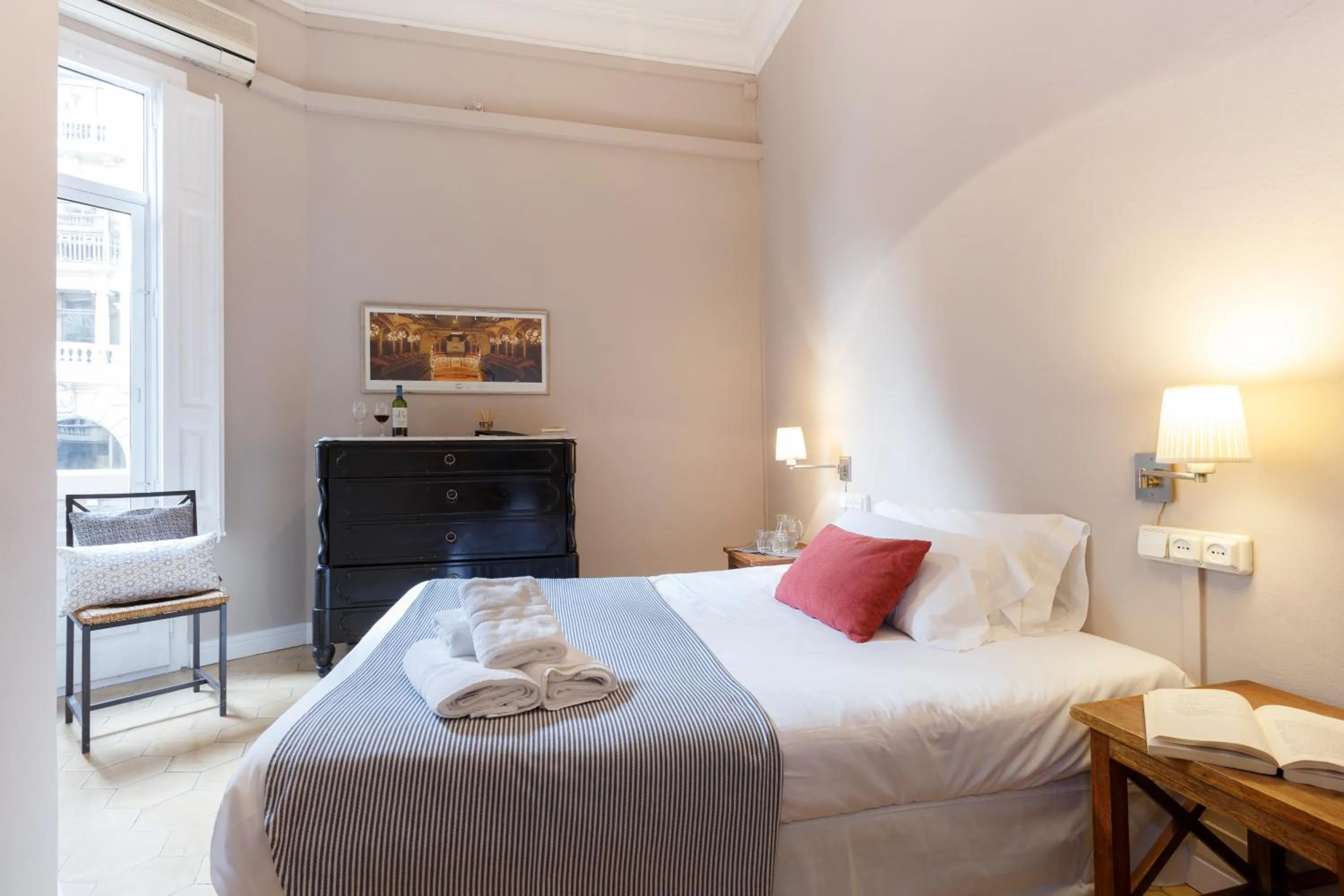 Bedroom, Bed in AinB B&B Born-Via Laietana