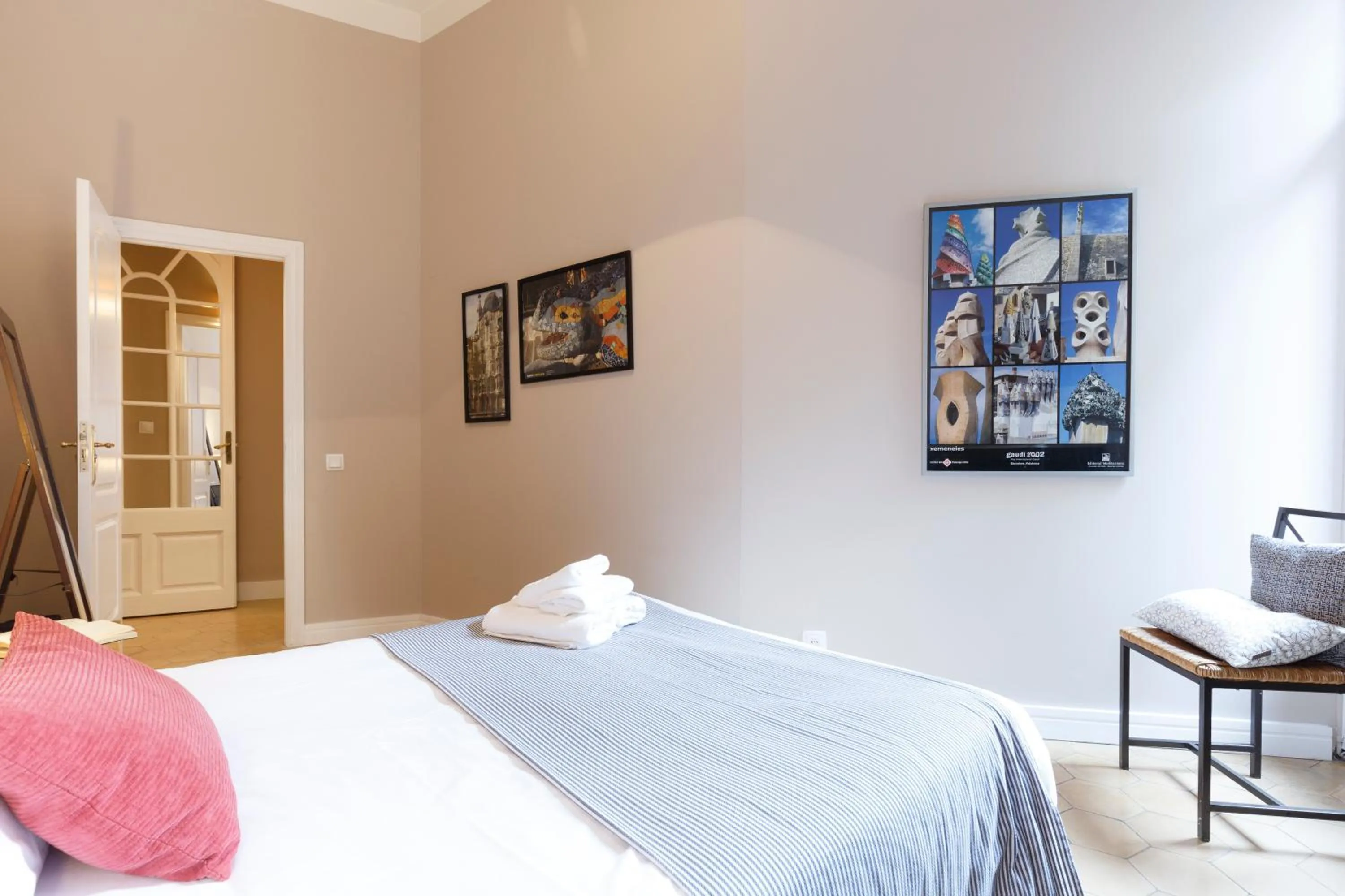 Bedroom, Bed in AinB B&B Born-Via Laietana