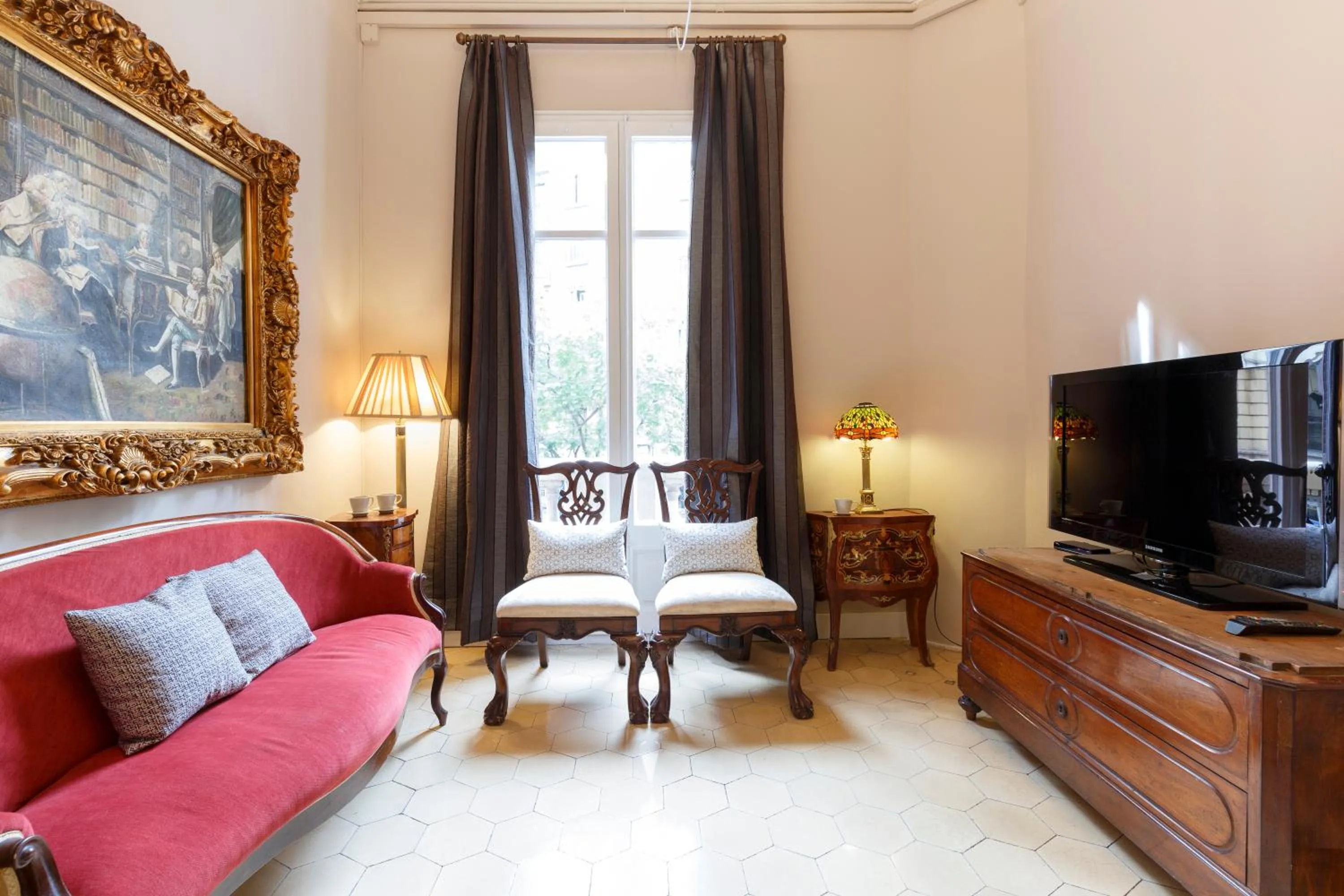 Communal lounge/ TV room in AinB B&B Born-Via Laietana