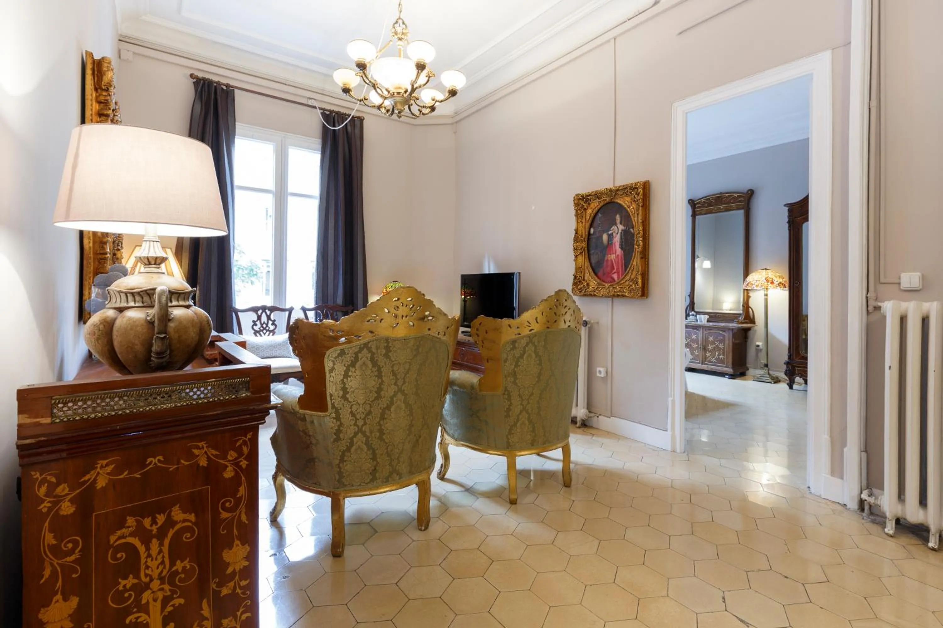 Communal lounge/ TV room in AinB B&B Born-Via Laietana