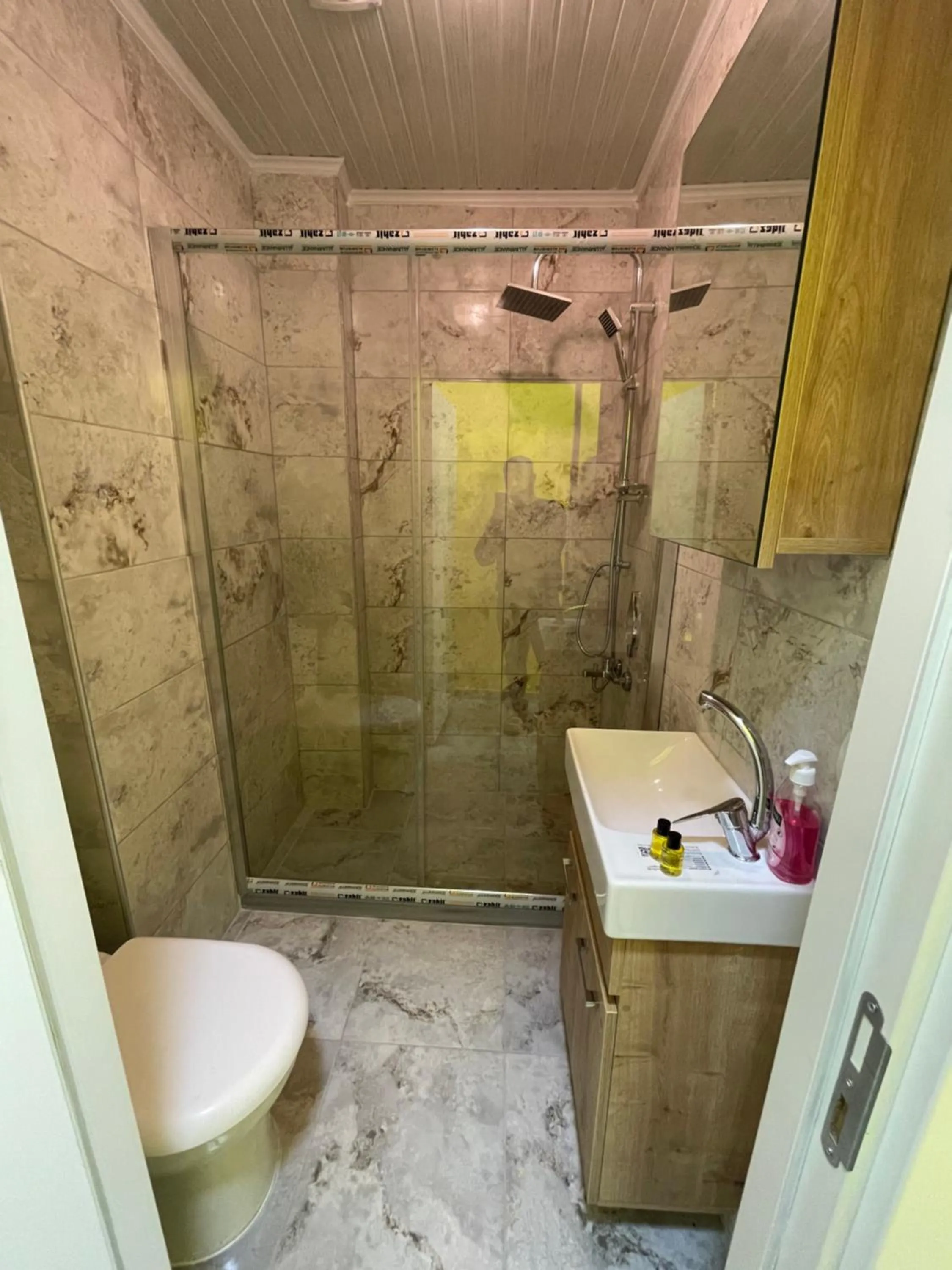 Shower in Taksim academie house