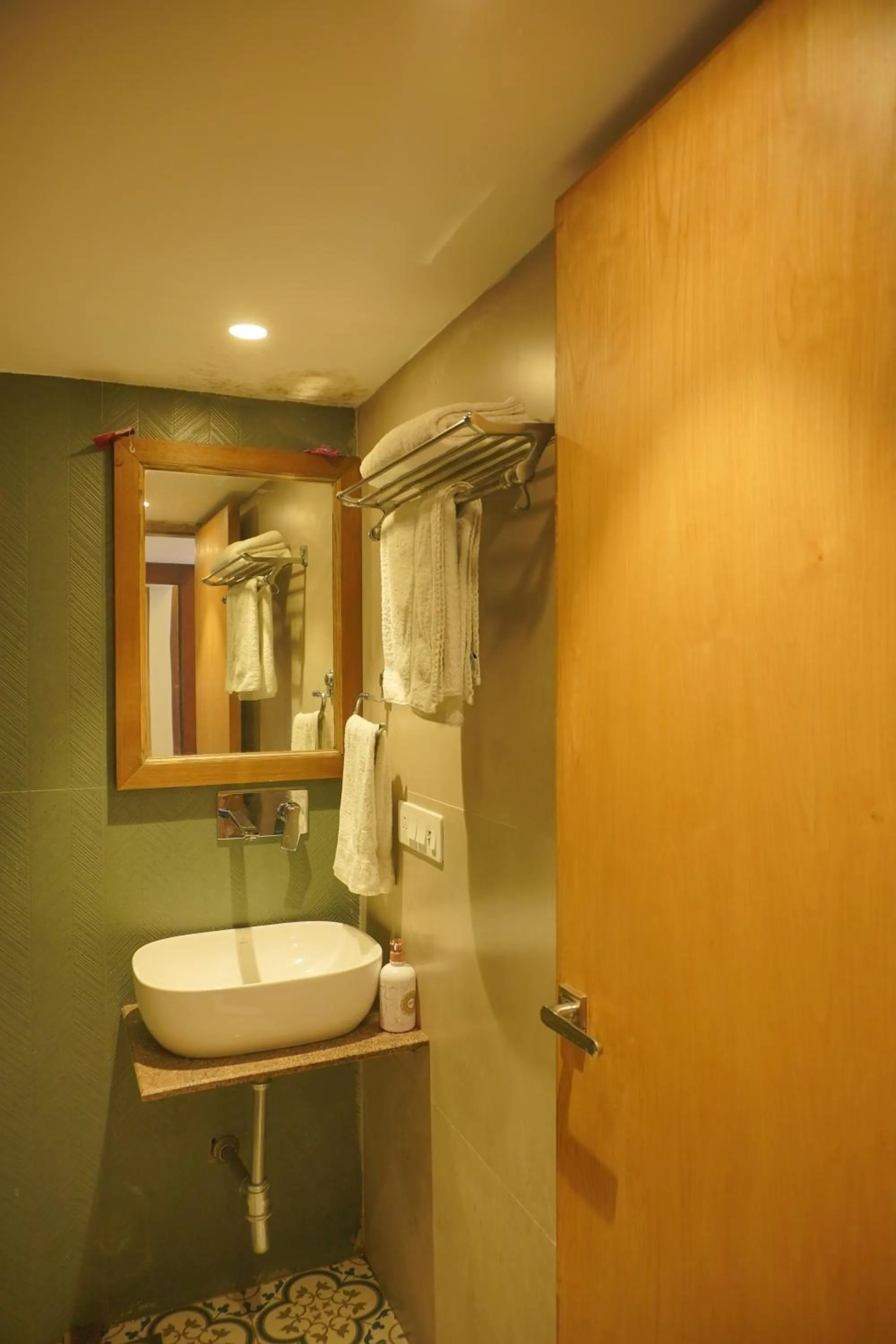 Shower in Sangam by Stotrak, Jhula Ghar Mussoorie