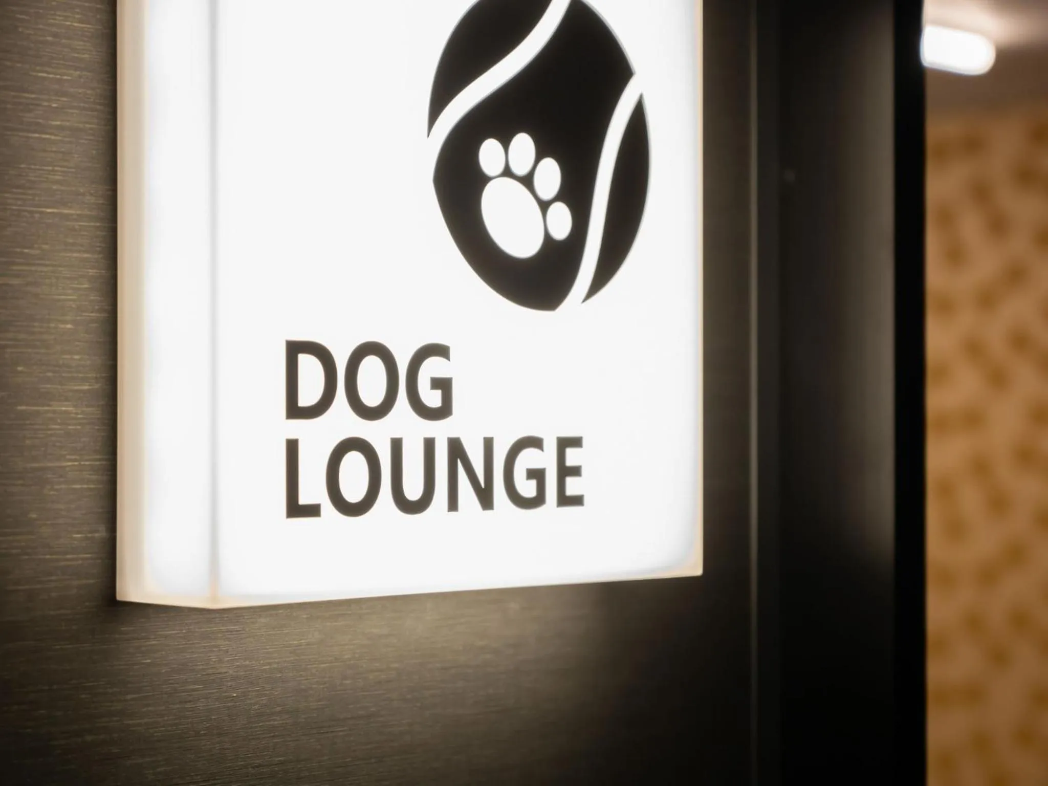 Logo/Certificate/Sign in hotel anddoggy Kyoto Nijo