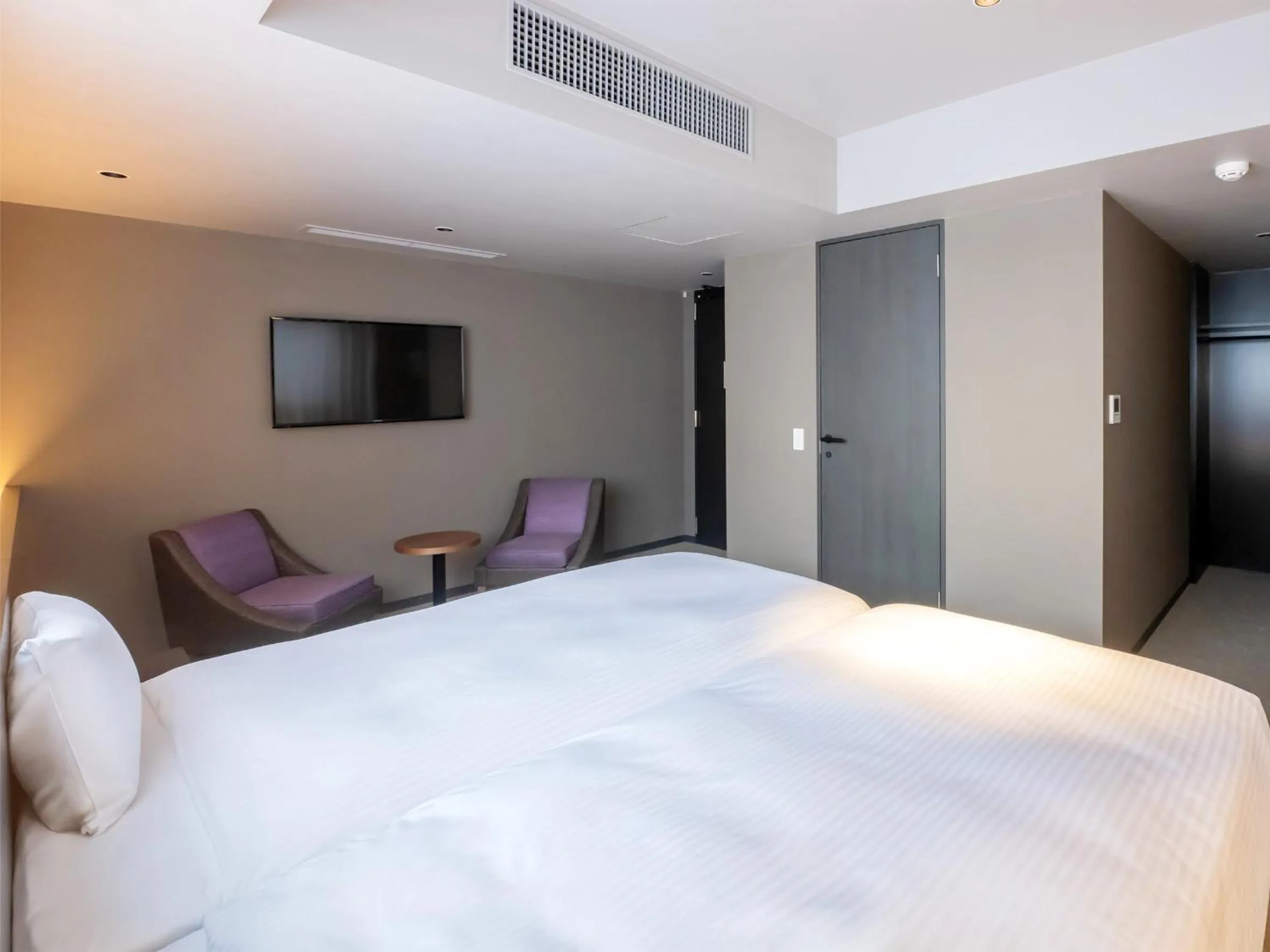 Photo of the whole room, Bed in hotel anddoggy Kyoto Nijo