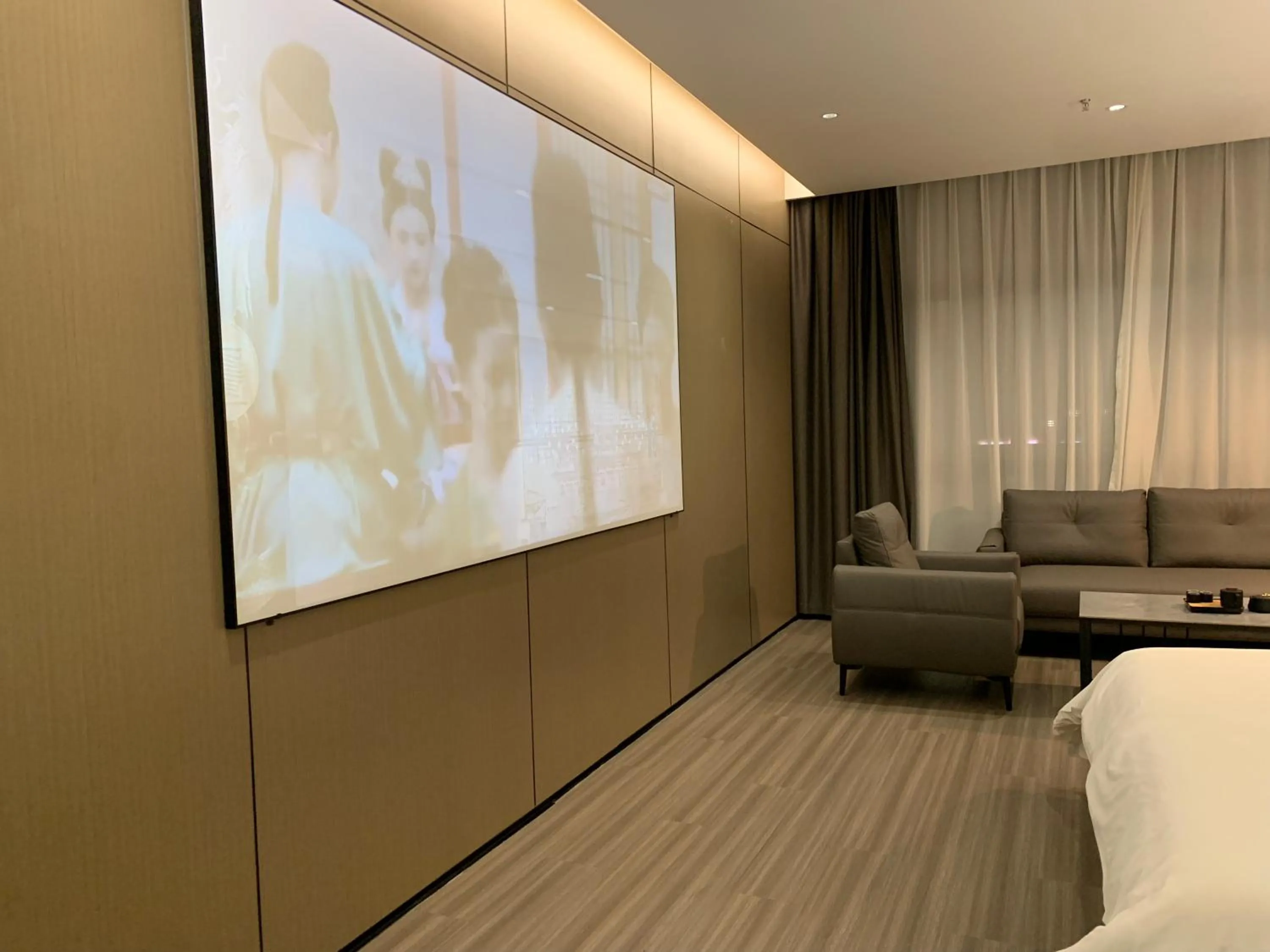 TV and multimedia in New Century Mansion Hotel Cixi Guanhaiwei