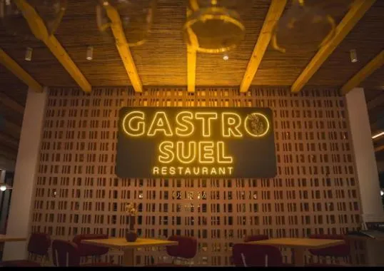 Restaurant/places to eat in Costa del Sol Glamping Village