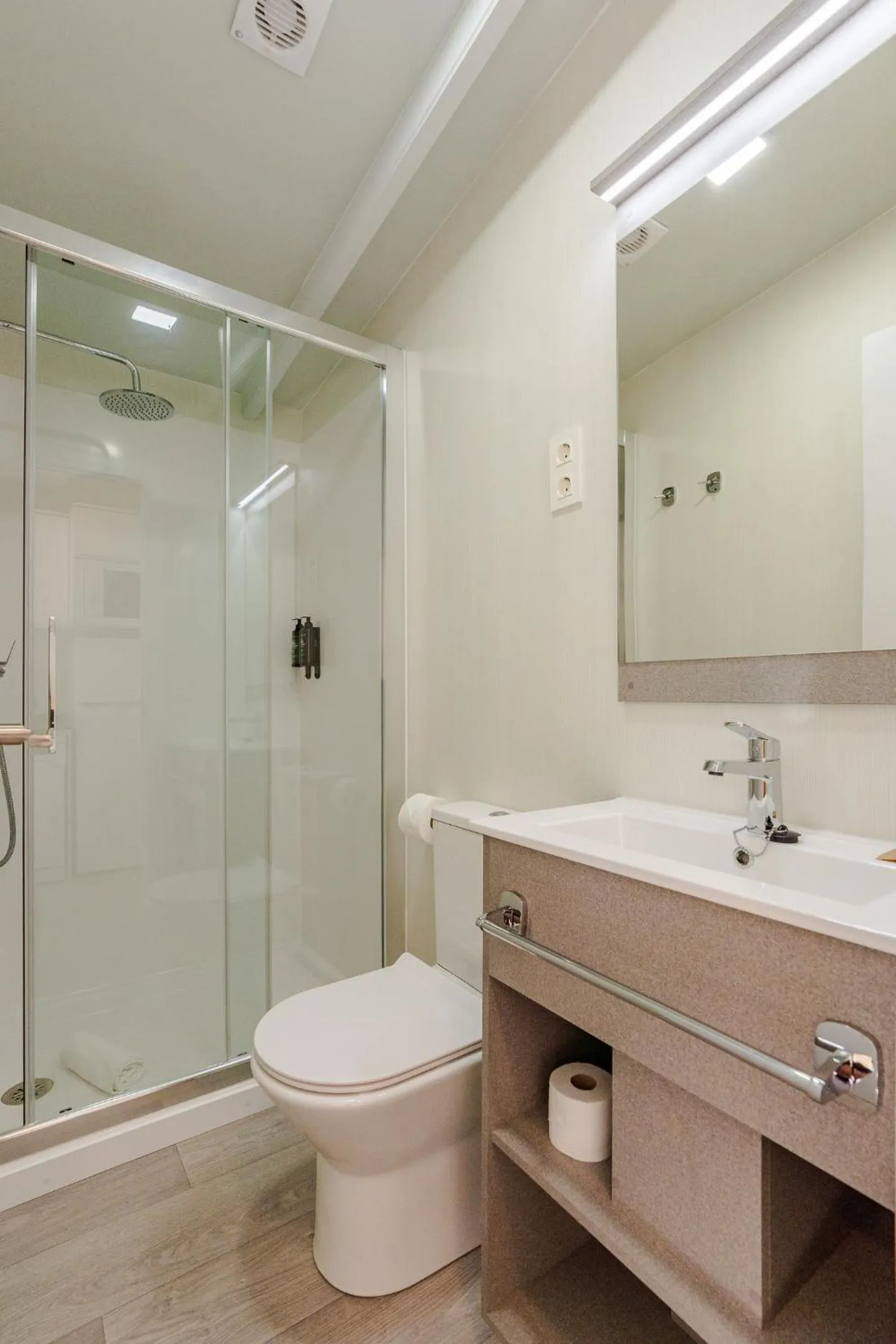 Bathroom in Costa del Sol Glamping Village