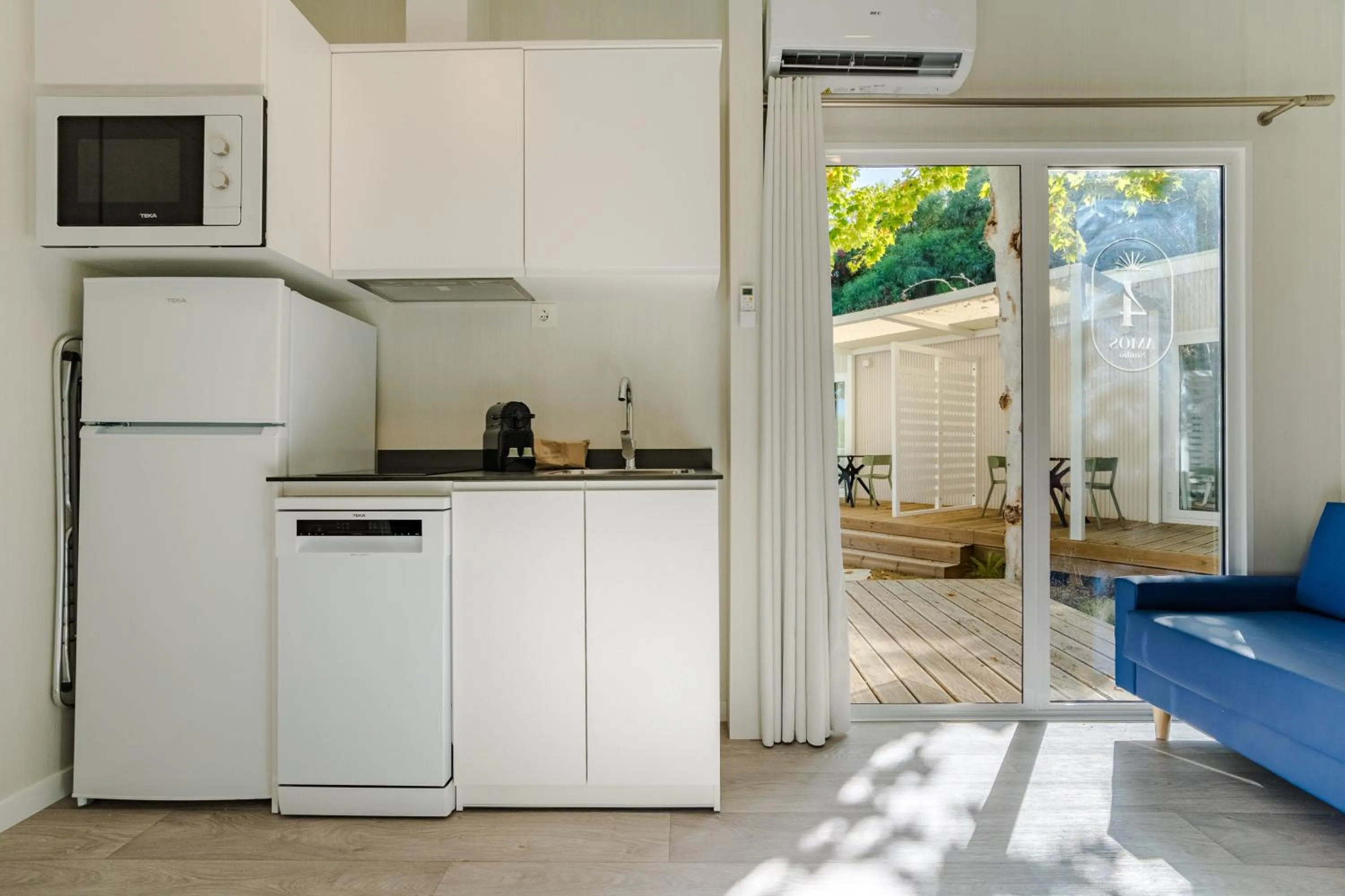 Kitchen or kitchenette in Costa del Sol Glamping Village