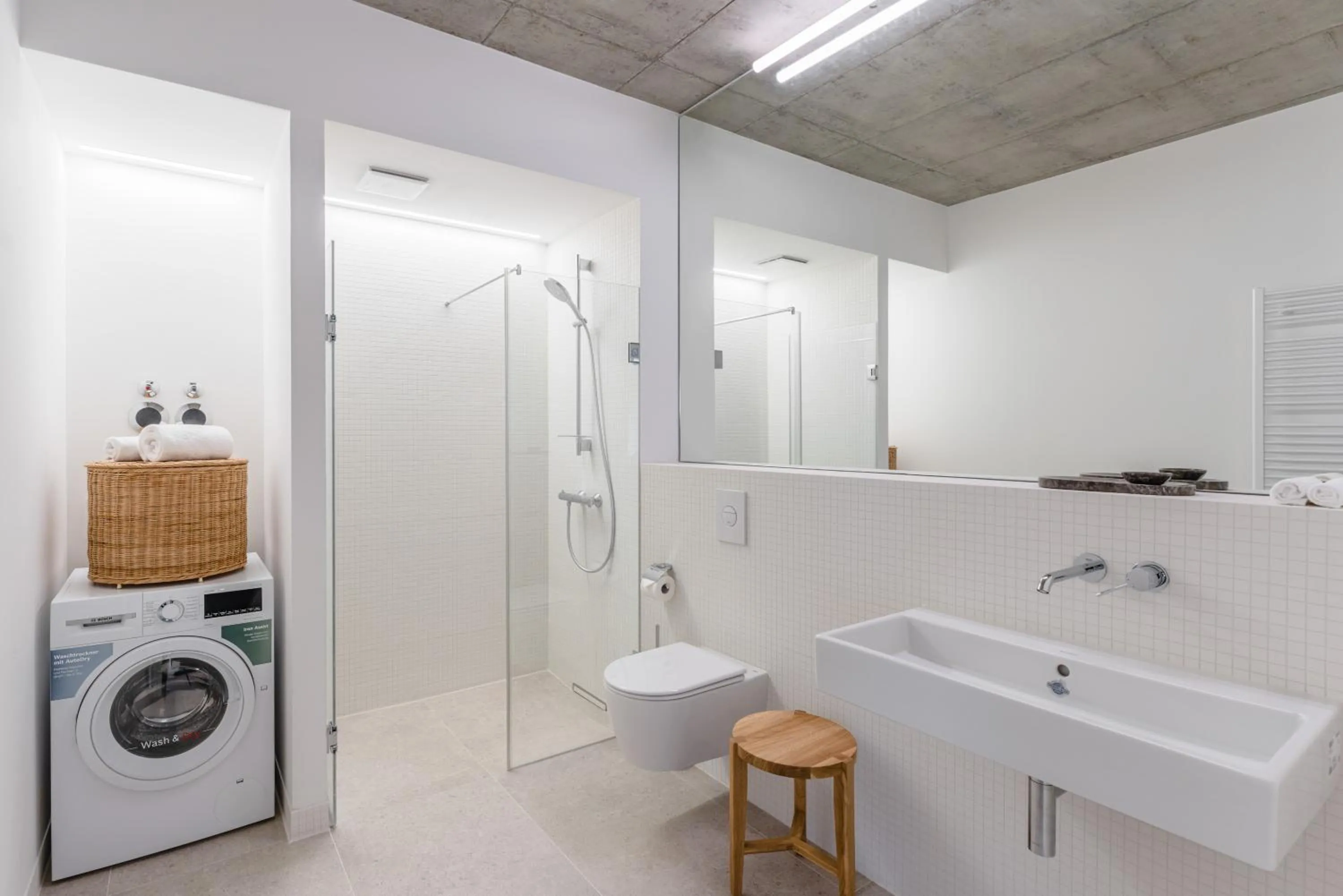 Shower in Wilmina Apartments & Lofts