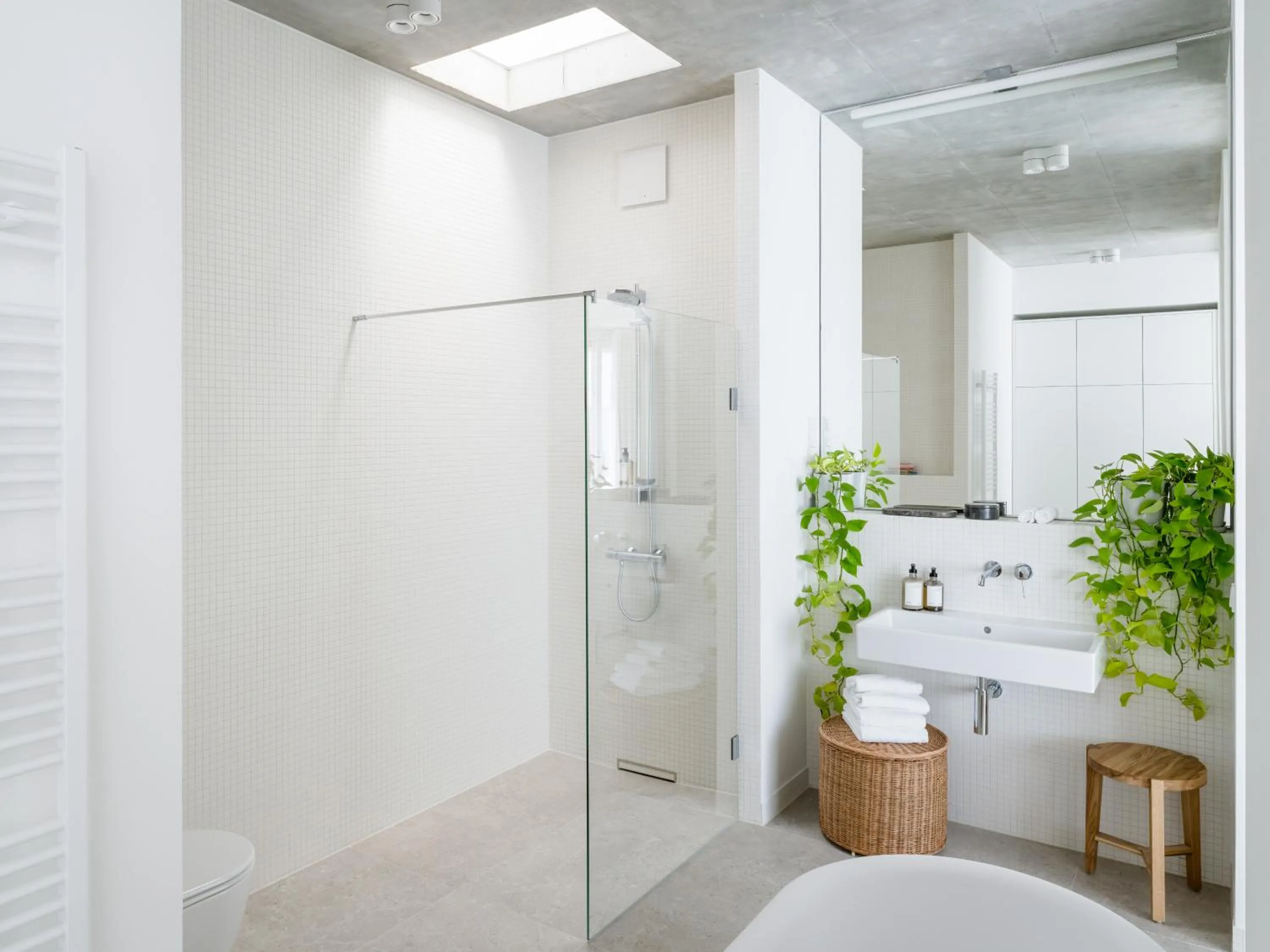 Shower in Wilmina Apartments & Lofts